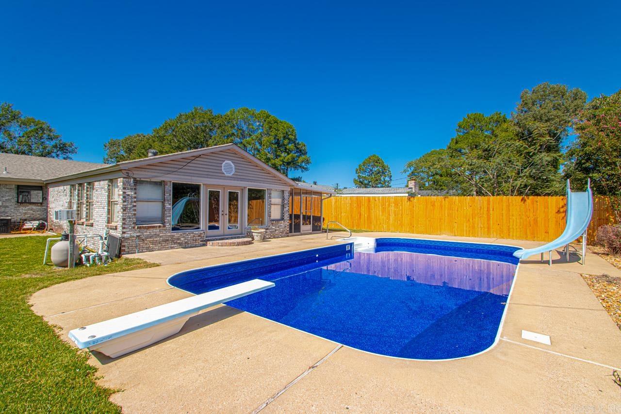 INDIANHEAD LAKES EST - Residential