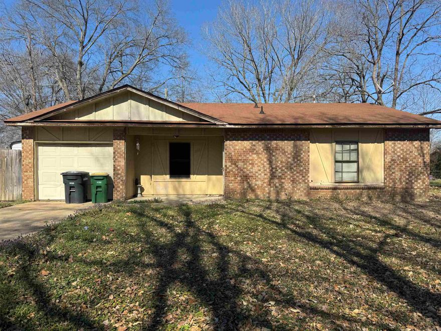 Investors will love this one!!!  Three bedroom, 1.5 bath home on nice level lot located near back gate of LRAFB.  This home has a one car garage, nice size living room and kitchen.  Needs someone to spruce it up and live there or flip it.  Either way it's a great deal.  Agents see remarks.