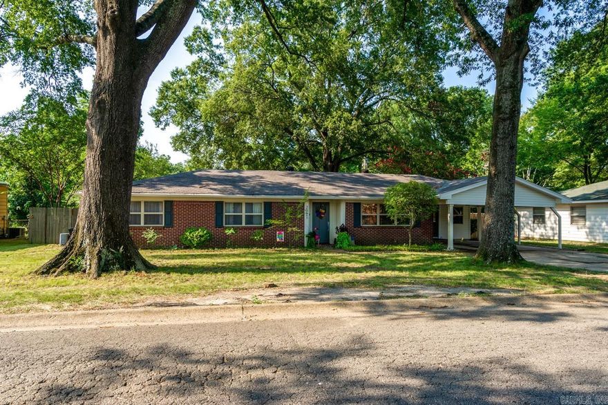 HOME WARRANTY OFFERED FROM SELLER, BUYERS CHOICE UP TO $750!!! REMODELED beauty with the most convenient location!! Close to all Conway has to offer including UCA and Hendrix! This home gives the feel of newer construction with Kitchen and bath remodels and all updated flooring and lighting, two living areas and an OFFICE! The kitchen has an open concept with beautiful granite, relaxing covered patio in your very private back yard!!!
