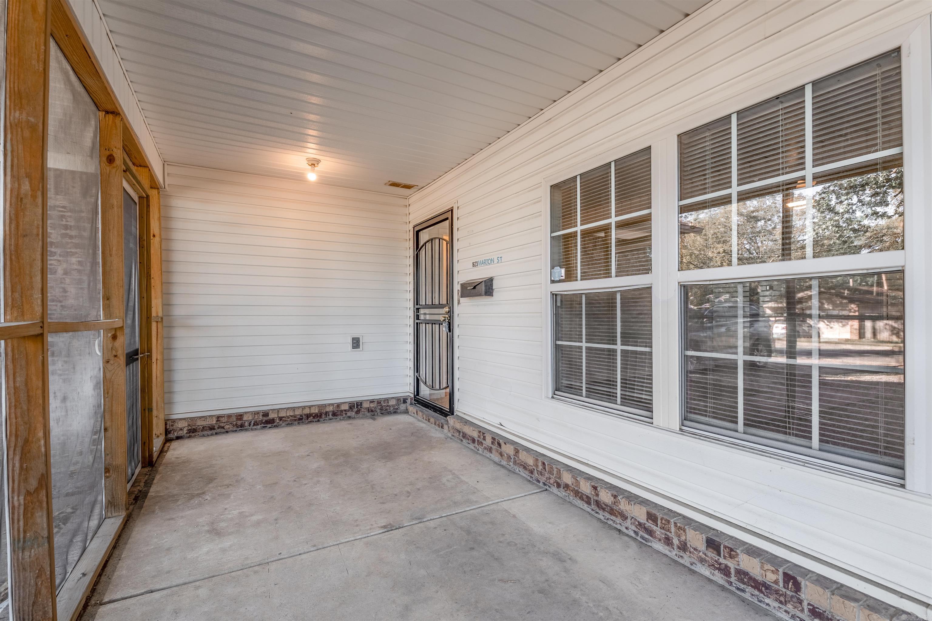 HOLTS INDUSTRIAL - Residential