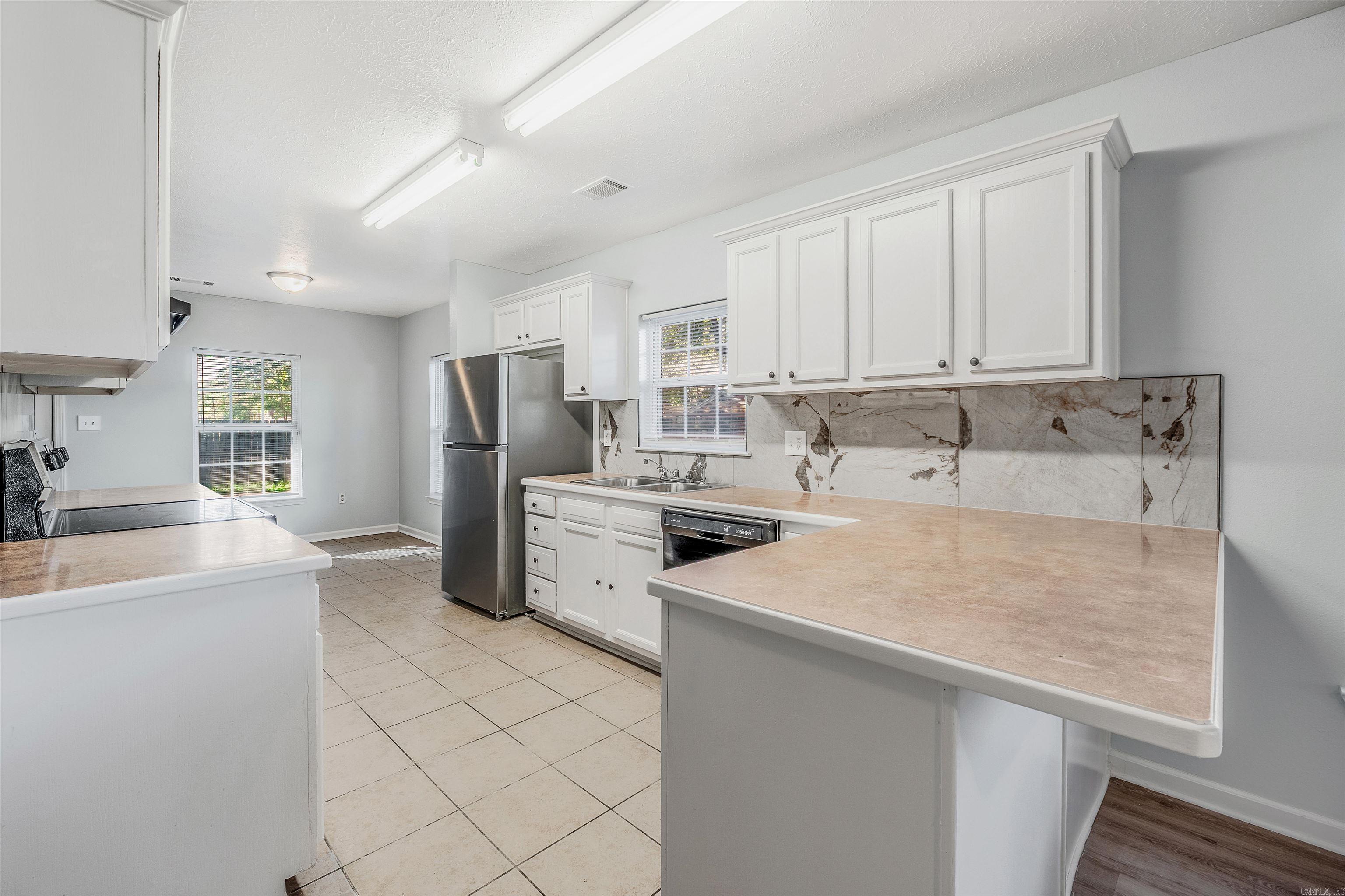 HOLTS INDUSTRIAL - Residential