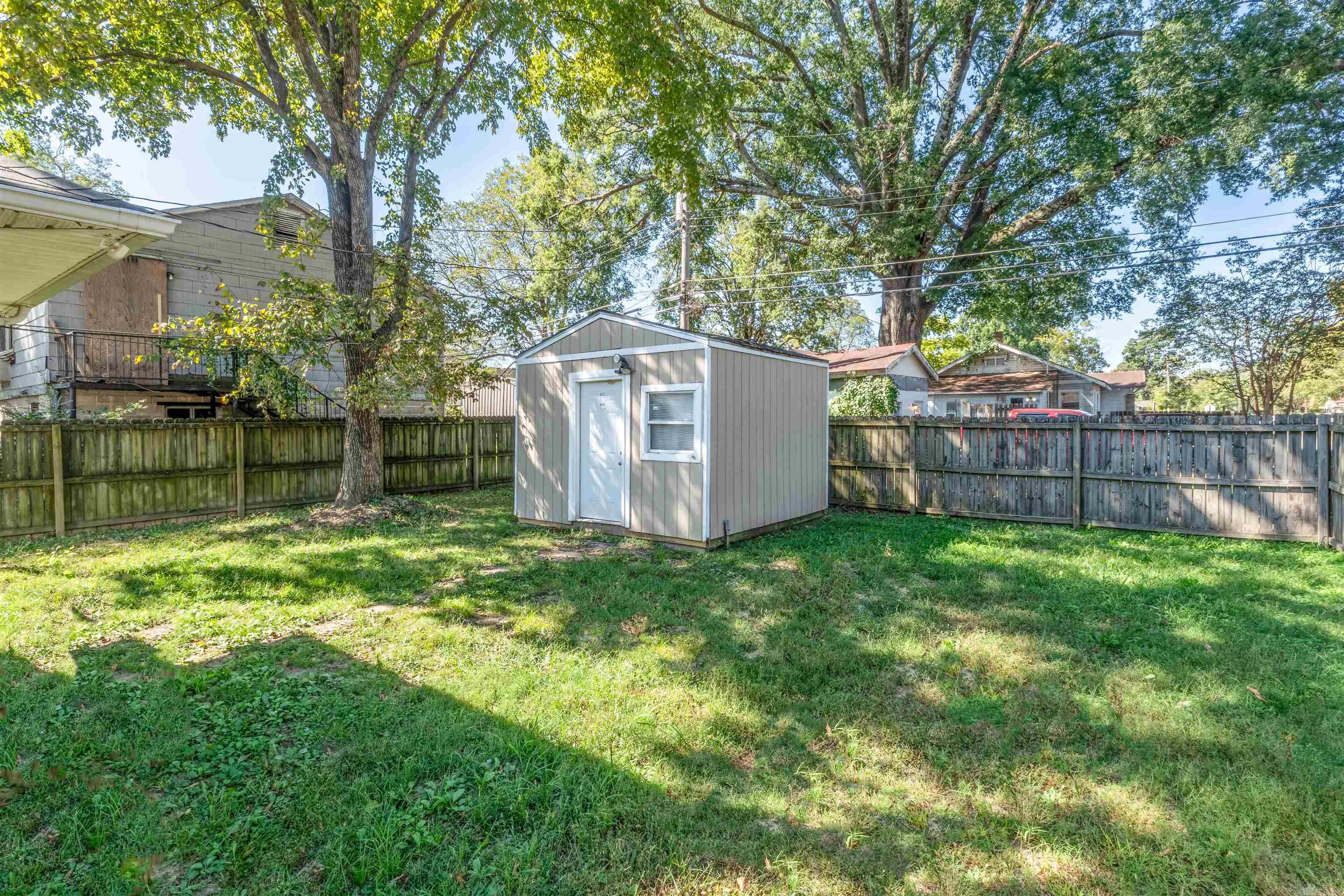 HOLTS INDUSTRIAL - Residential