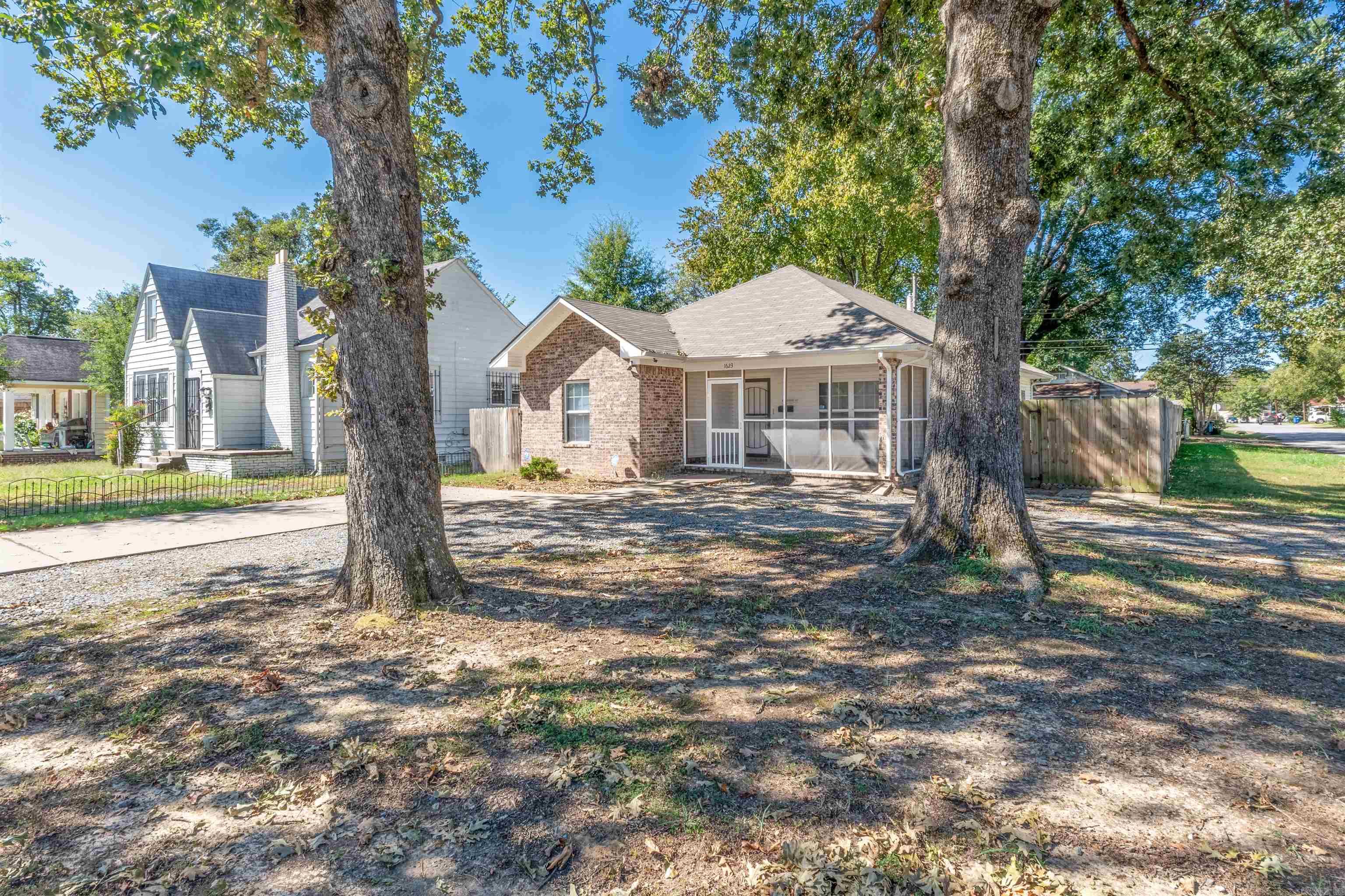 HOLTS INDUSTRIAL - Residential