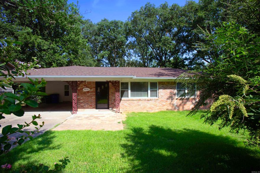 Cute 3BD/2BA home in NLR right off JFK with great curb appeal. Open layout with a spacious kitchen. All major kitchen appliances included. Bedrooms have hard flooring and ceiling fans. Fully fenced yard that is perfect for anyone with kids or pets. Walking distance to Crestwood School & convenient to all shopping, restaurants, etc. The lease for this property is flexible with a 3% increase after the first year. Income has to be 3x the amount of rent. This property does not accept section 8.
