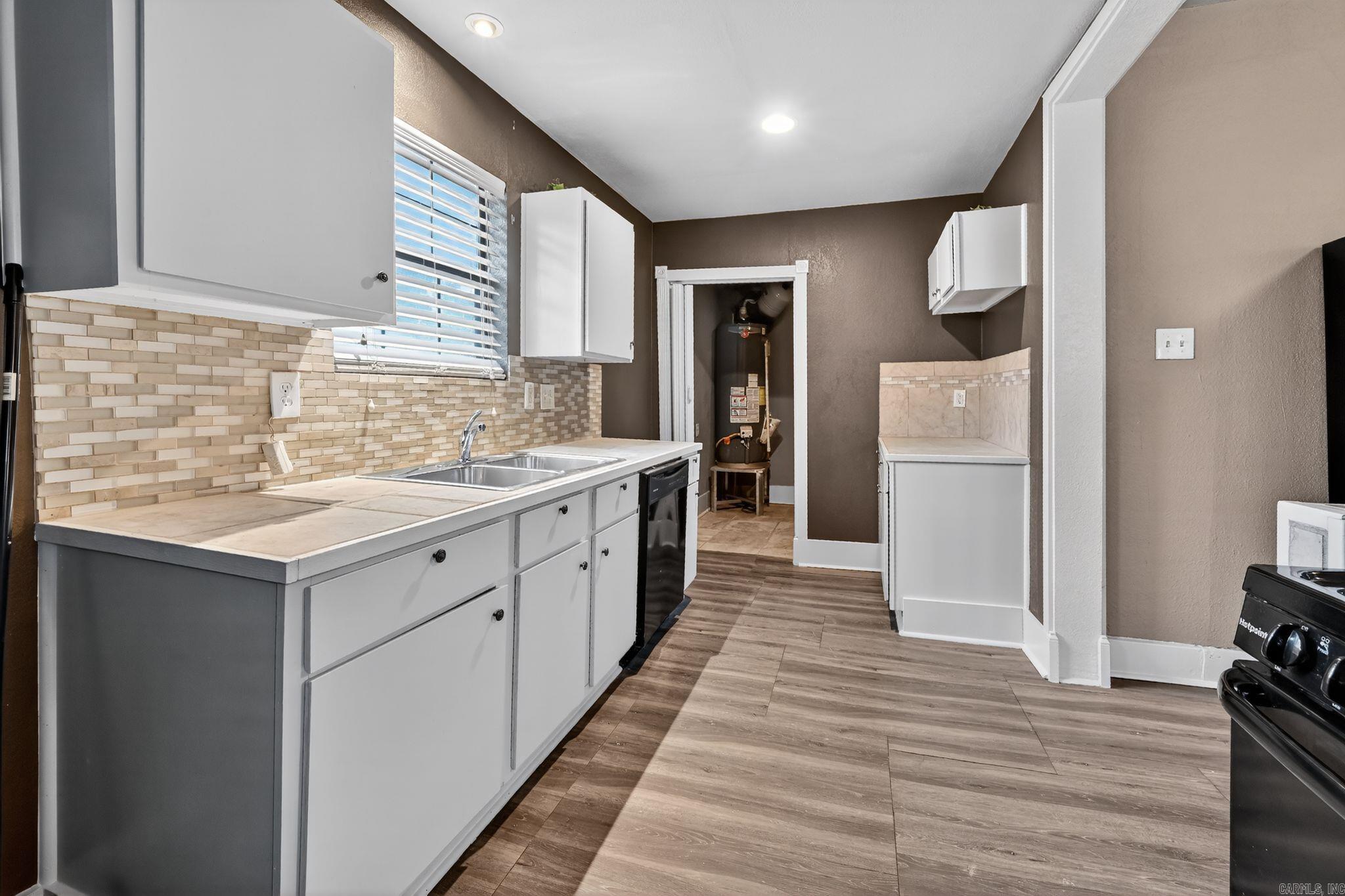 JONES & WORTHEN - Residential