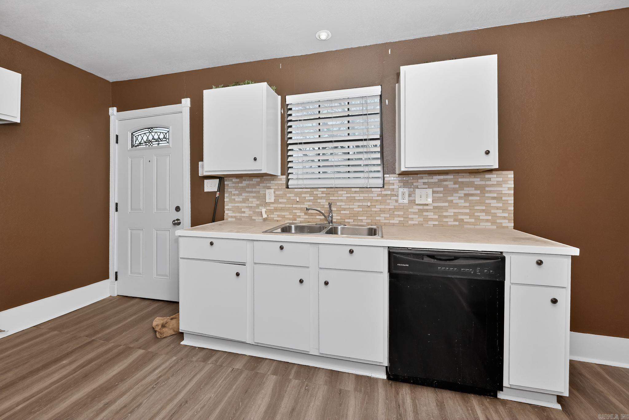 JONES & WORTHEN - Residential