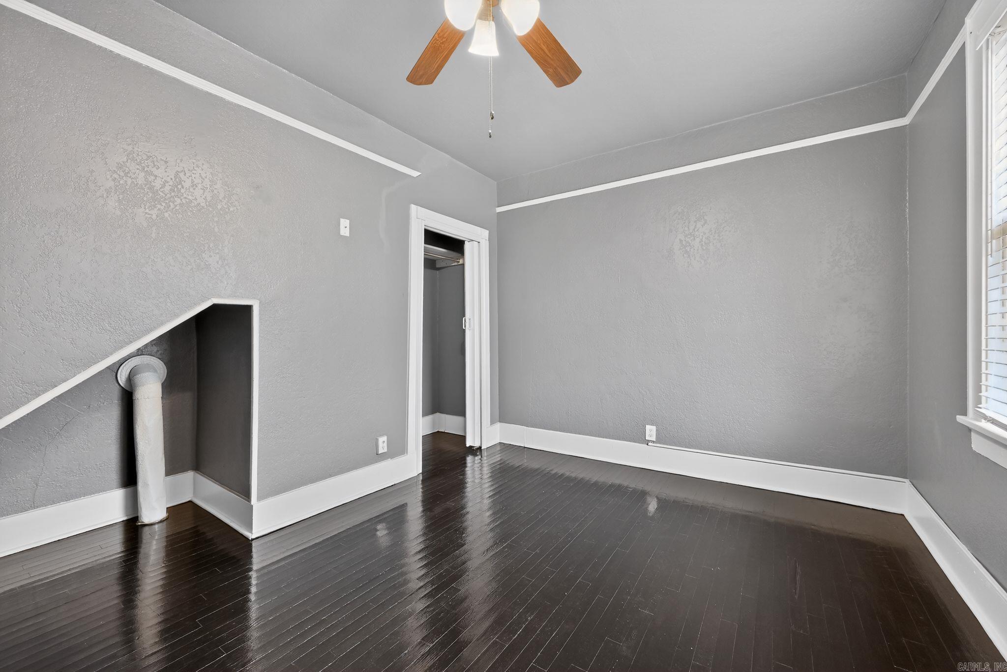 JONES & WORTHEN - Residential