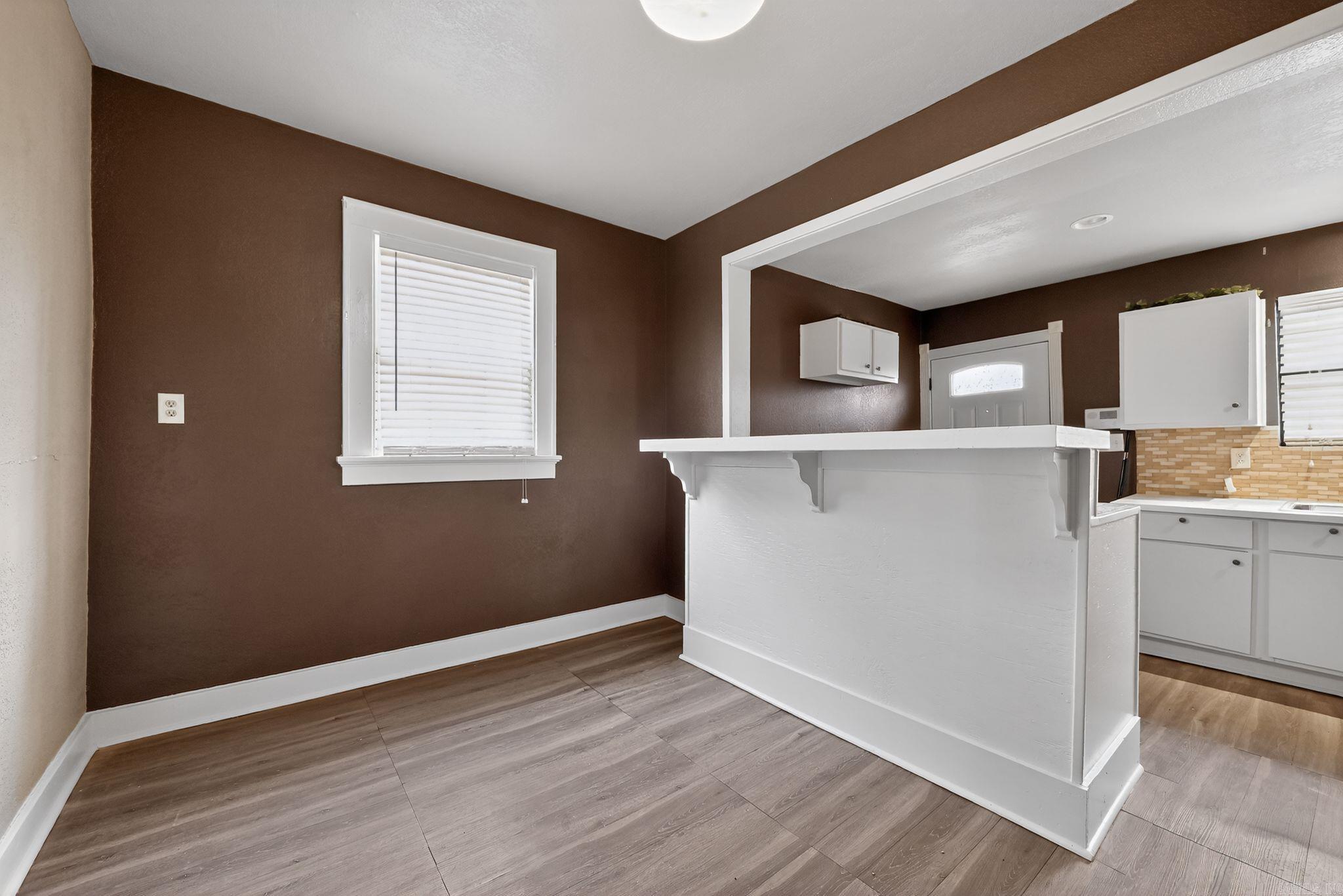 JONES & WORTHEN - Residential