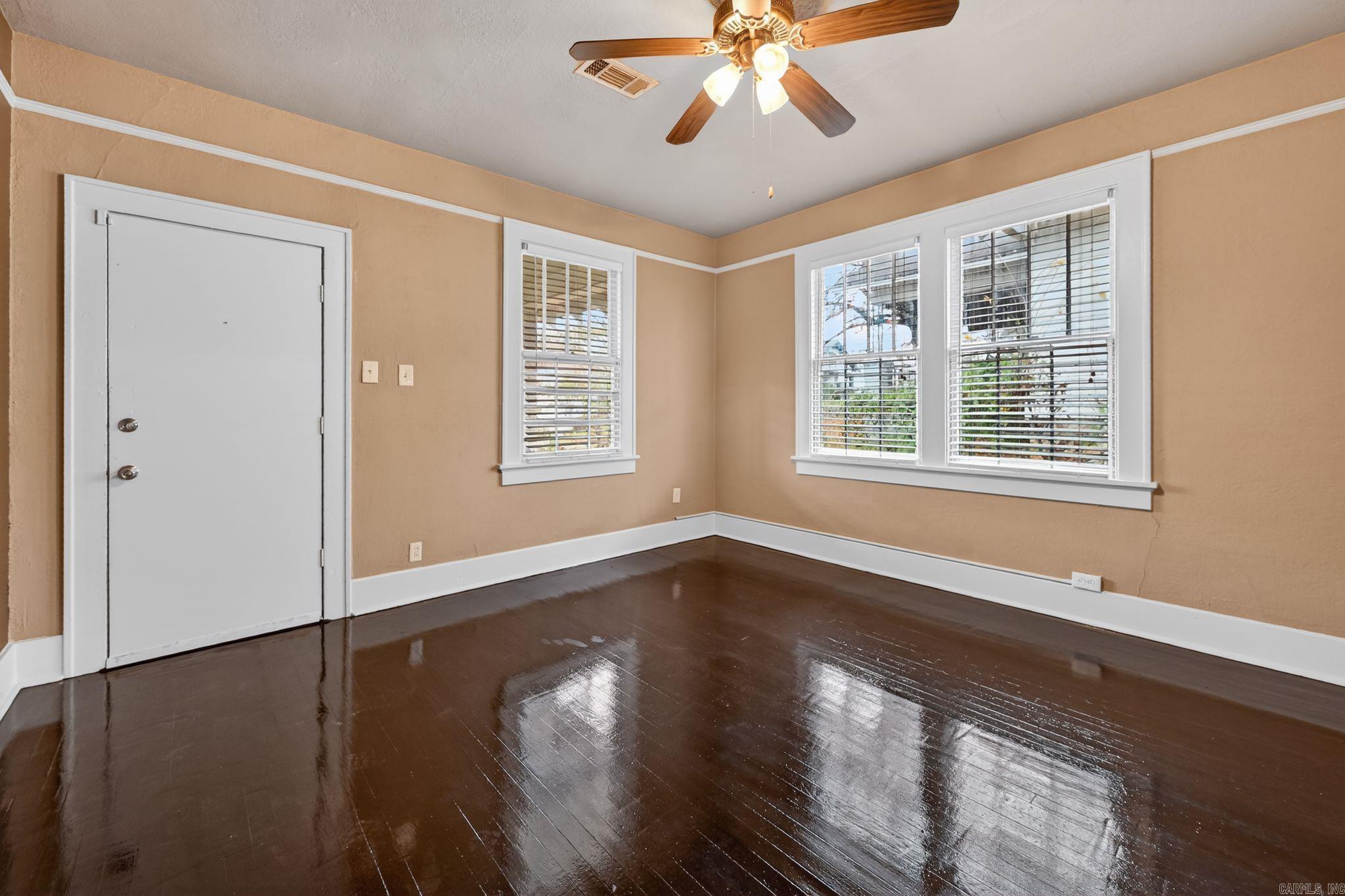 JONES & WORTHEN - Residential