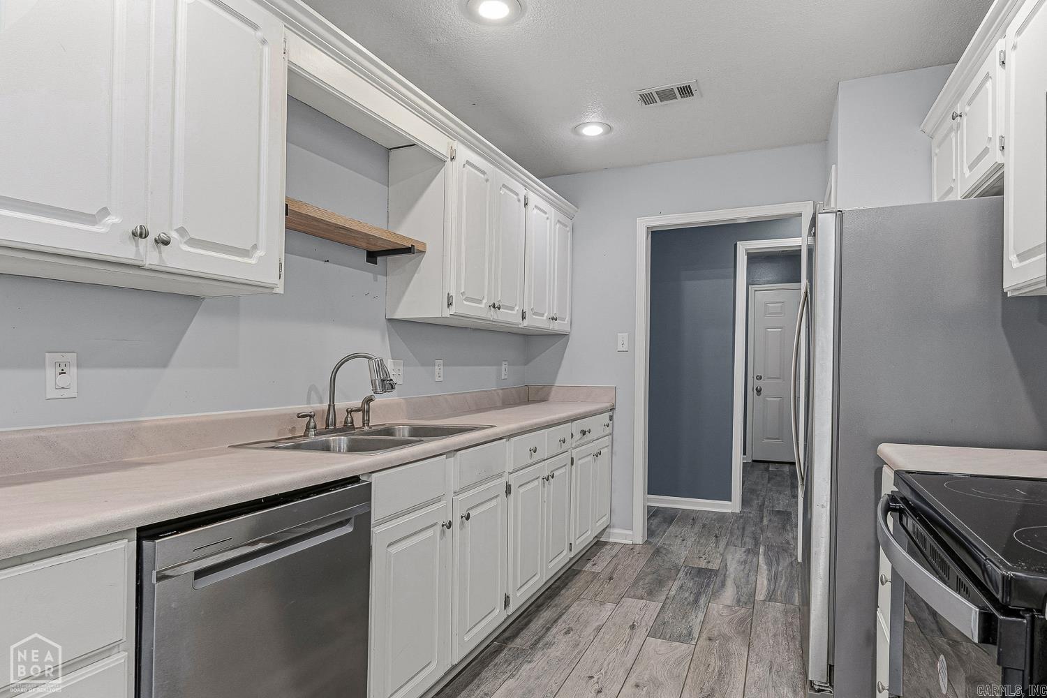 COLONY PARK - Residential