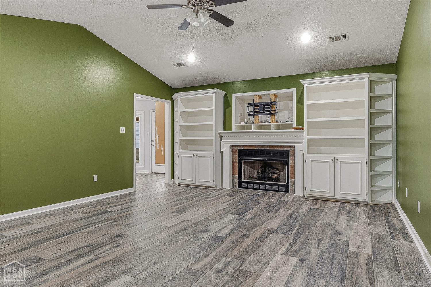 COLONY PARK - Residential