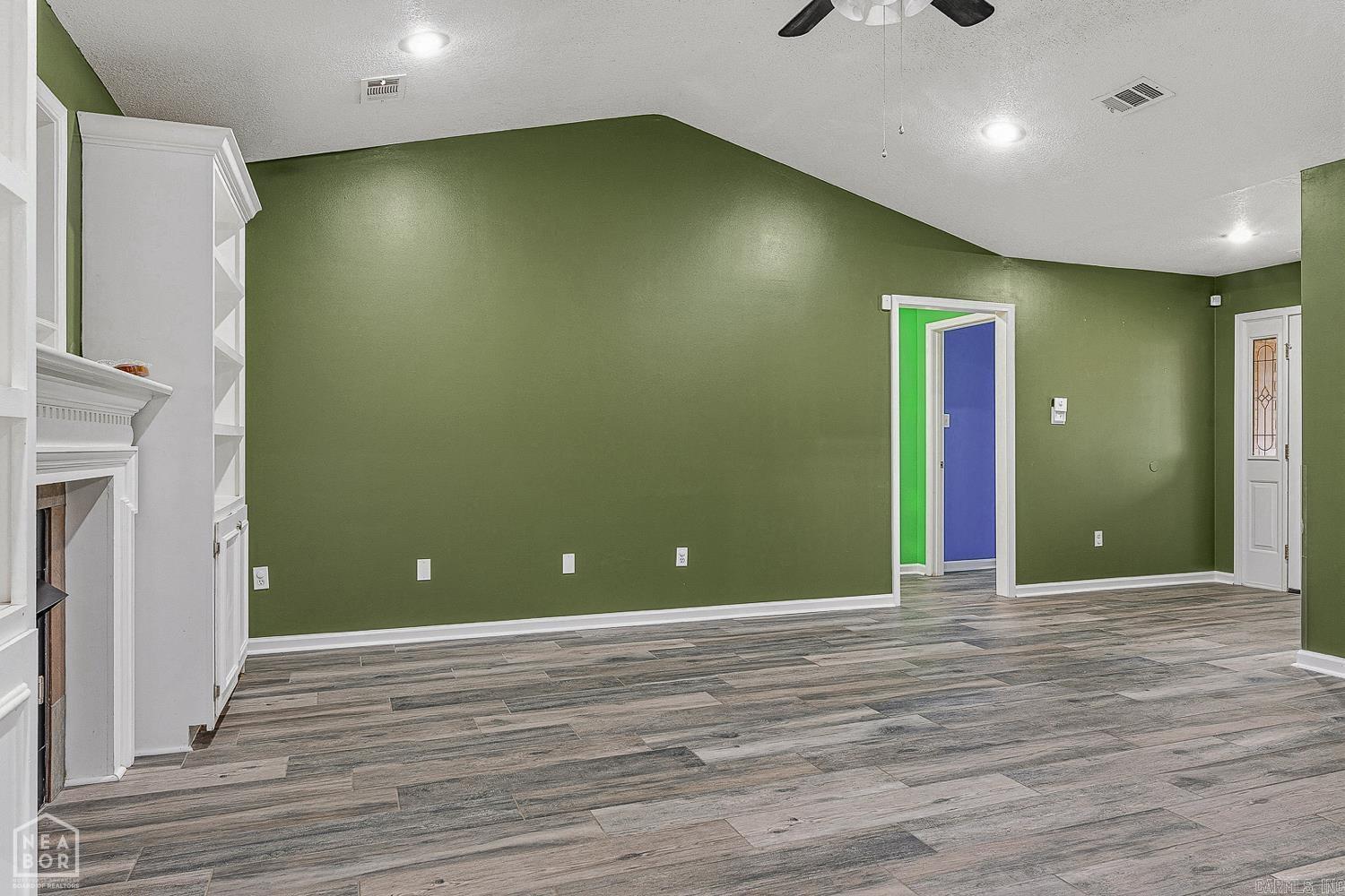 COLONY PARK - Residential