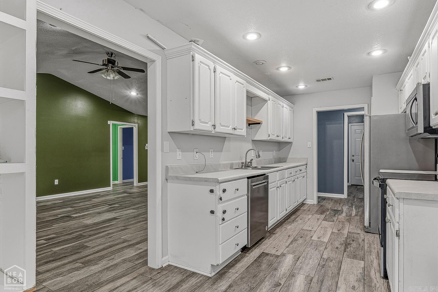 COLONY PARK - Residential