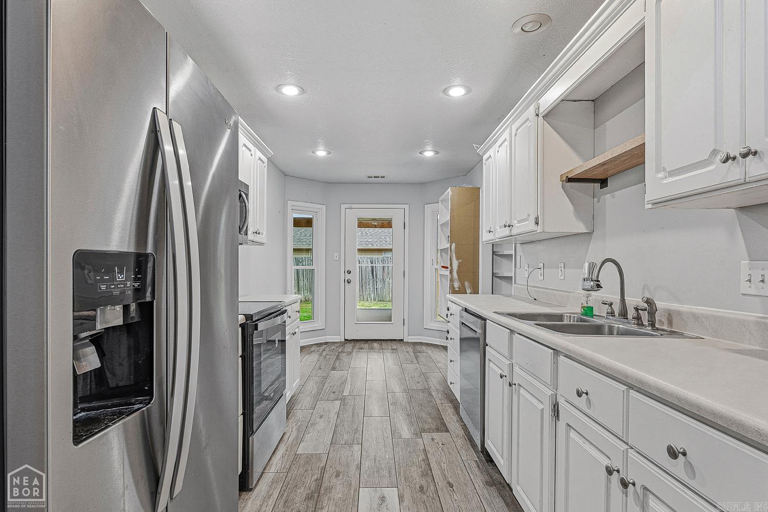 COLONY PARK - Residential