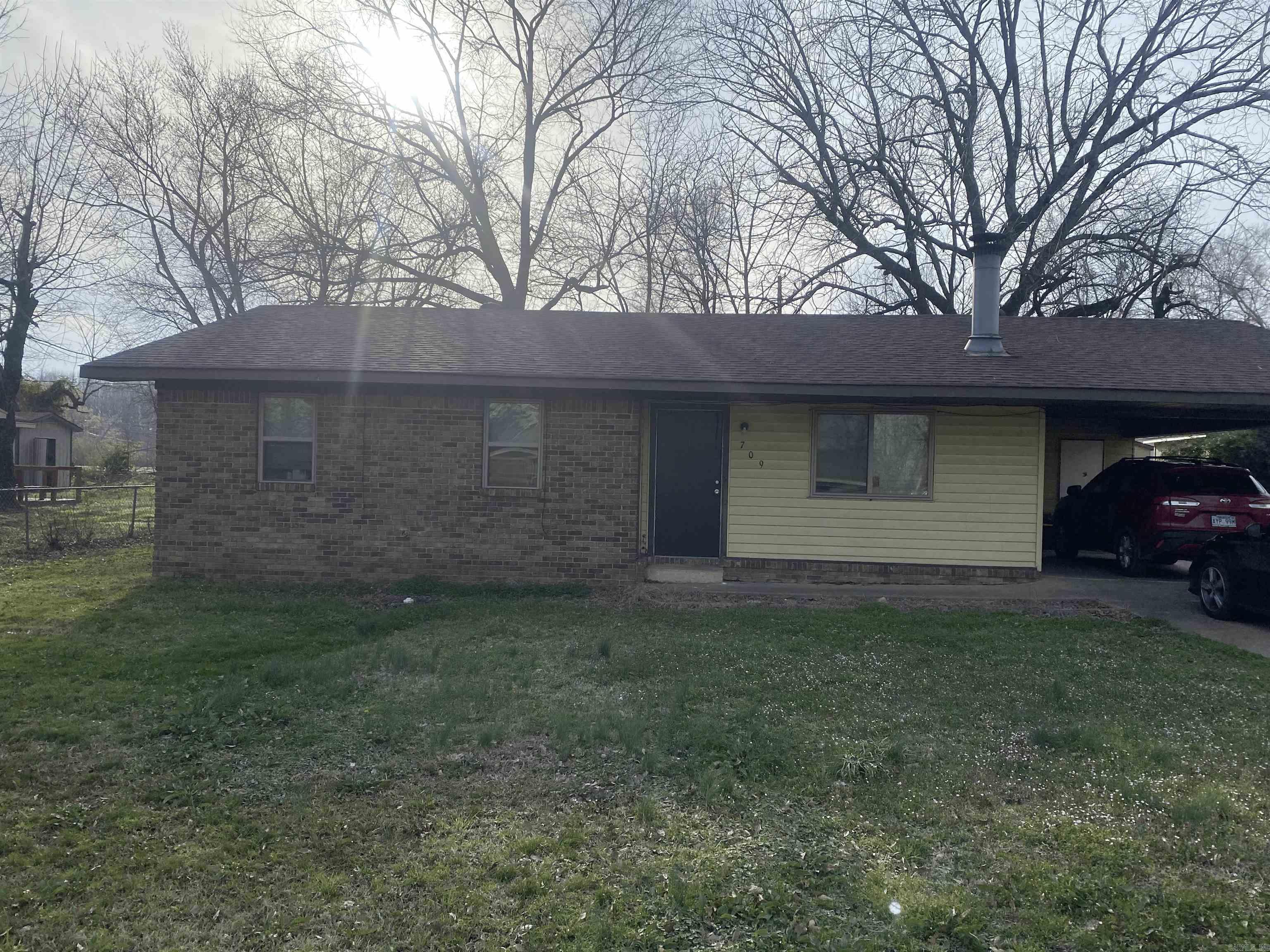 A first time buyer home or suitable for a investment as a rental property. Cozy functional space with a fireplace. Small yard for easy maintenance. Inside has your basic fixture and the layout is simple and efficient for maximizing the space. Overall a small home easy to maintain and suitable for arrange of occupants. See Agents notes