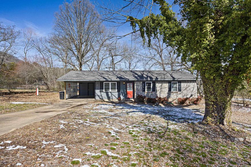 Have you been looking for that perfect Starter Home or Investment Property? Look no further! Check out this 3Bd 1Ba brick home with a slab foundation on the North side of the charming city of Atkins. Priced to Sell! This 1,075 sf home sits in a quiet neighborhood just moments away from I-40. At 16 minutes away from downtown Russellville, this home lets you live at a slower pace, while quickly getting back to a bigger city if you need to! The fenced in back yard is ready for your whole family so don't miss out!