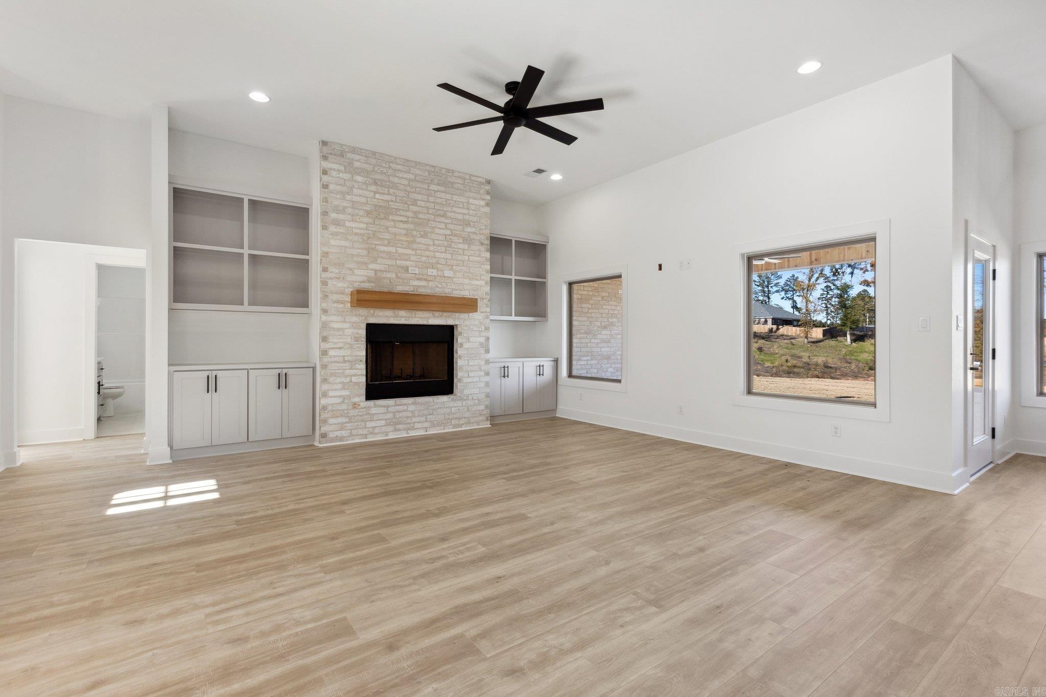 WINCHESTER ESTATES - Residential