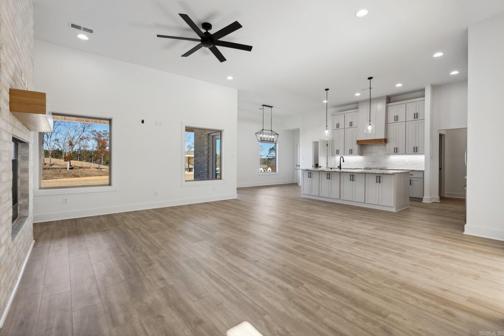 WINCHESTER ESTATES - Residential