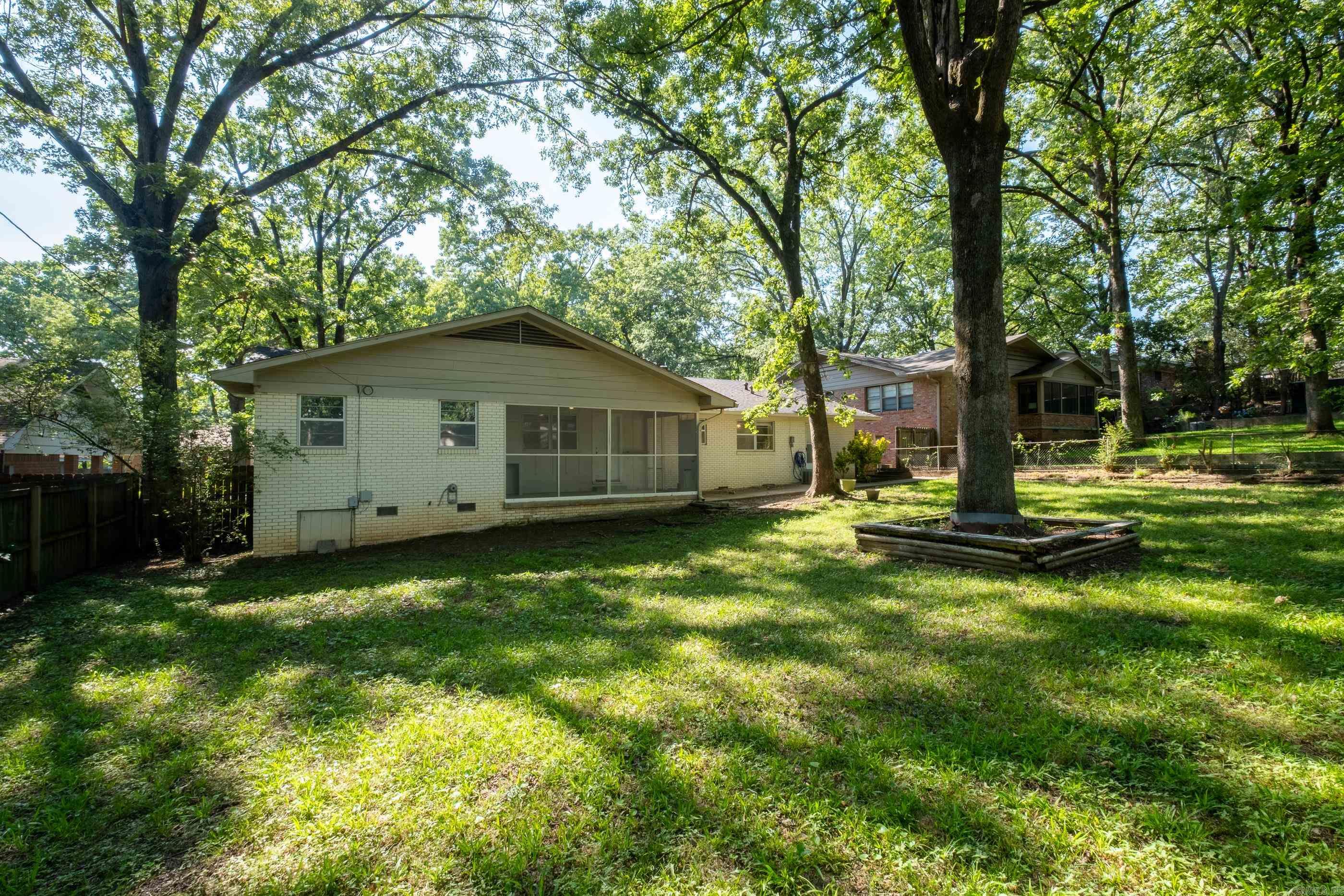 BRIARWOOD - Residential