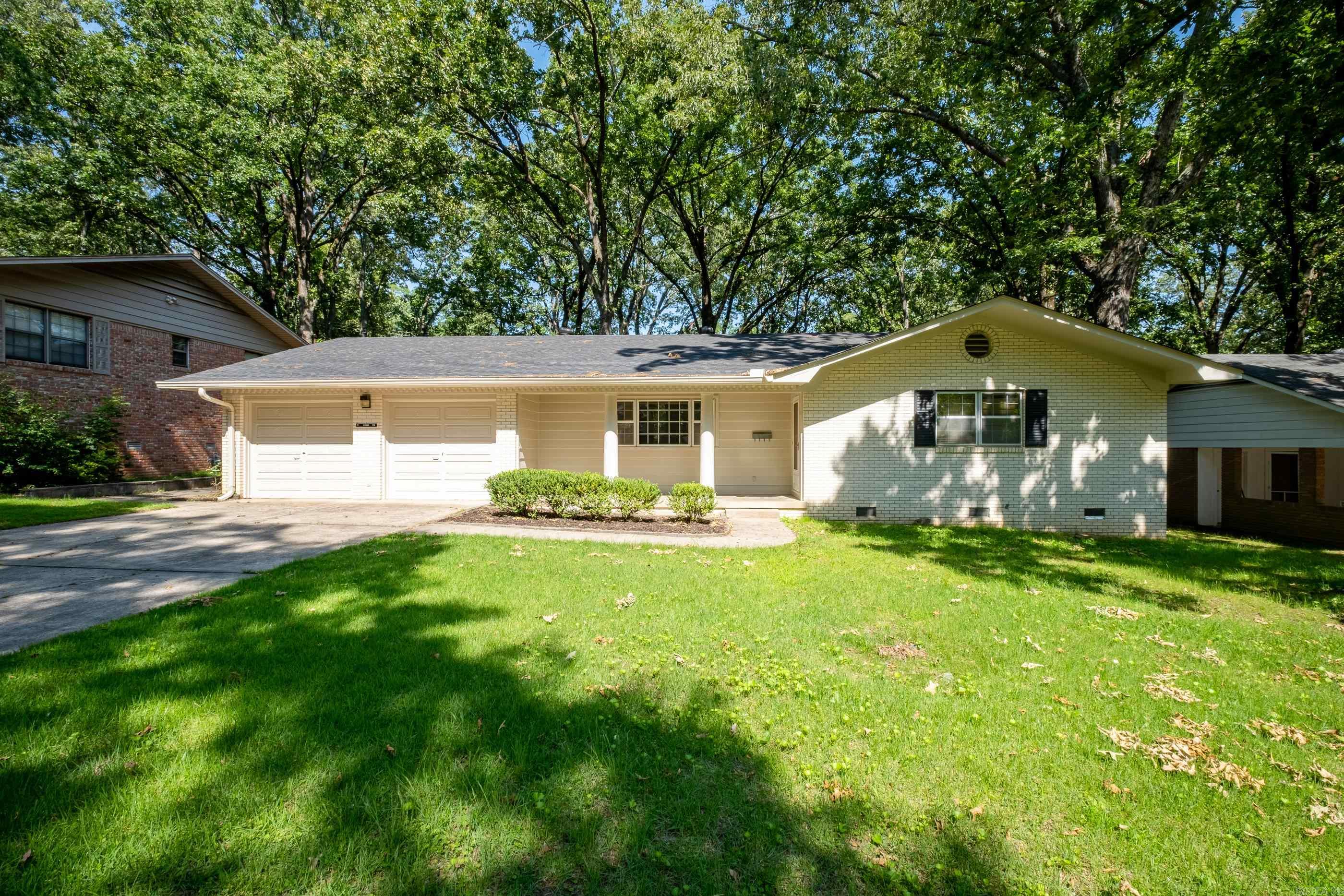 BRIARWOOD - Residential