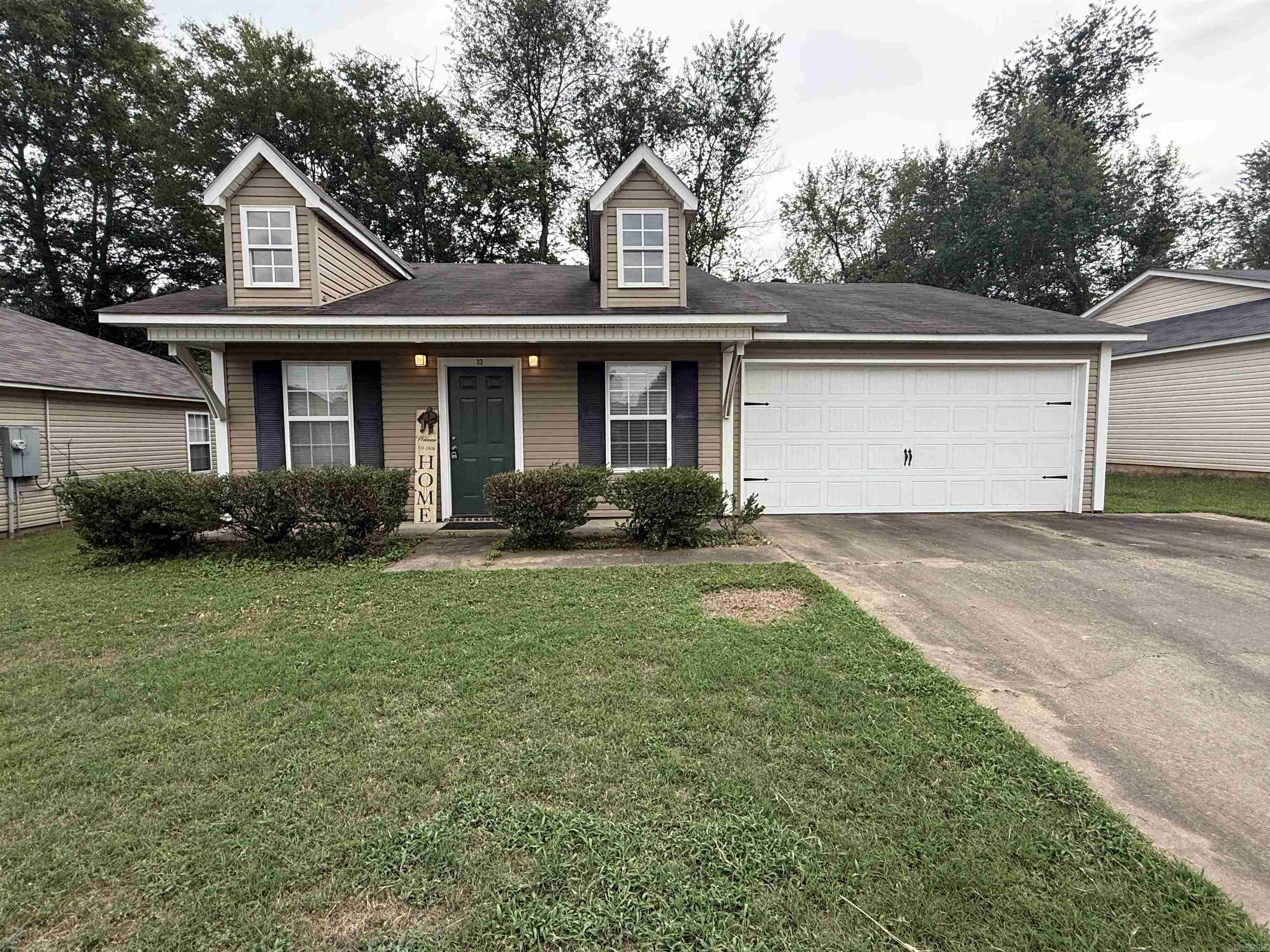 Welcome to 113 Butterfield Crossing, a charming 3-bedroom, 2-bathroom home located in the desirable Harmony Grove School district in Haskell, AR. This delightful property boasts a fully fenced yard, providing a secure and private outdoor space for you to enjoy. Inside, you'll find a well-appointed kitchen complete with a provided refrigerator, making meal preparation a breeze. The home also features a spacious 2-car garage, offering ample storage and parking space. With its combination of comfort, convenience, and location, 113 Butterfield Crossing is a perfect place to call home.