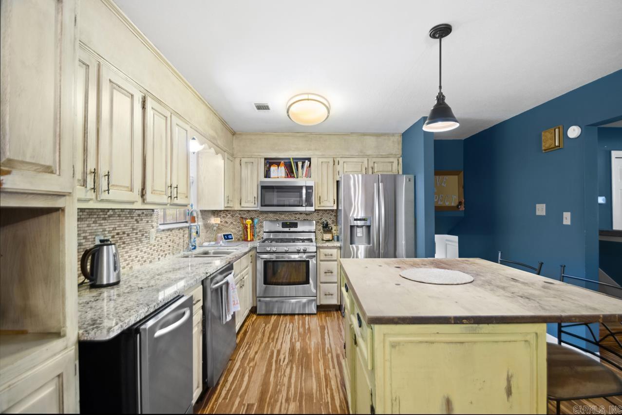 DARK FOREST PLACE - Residential