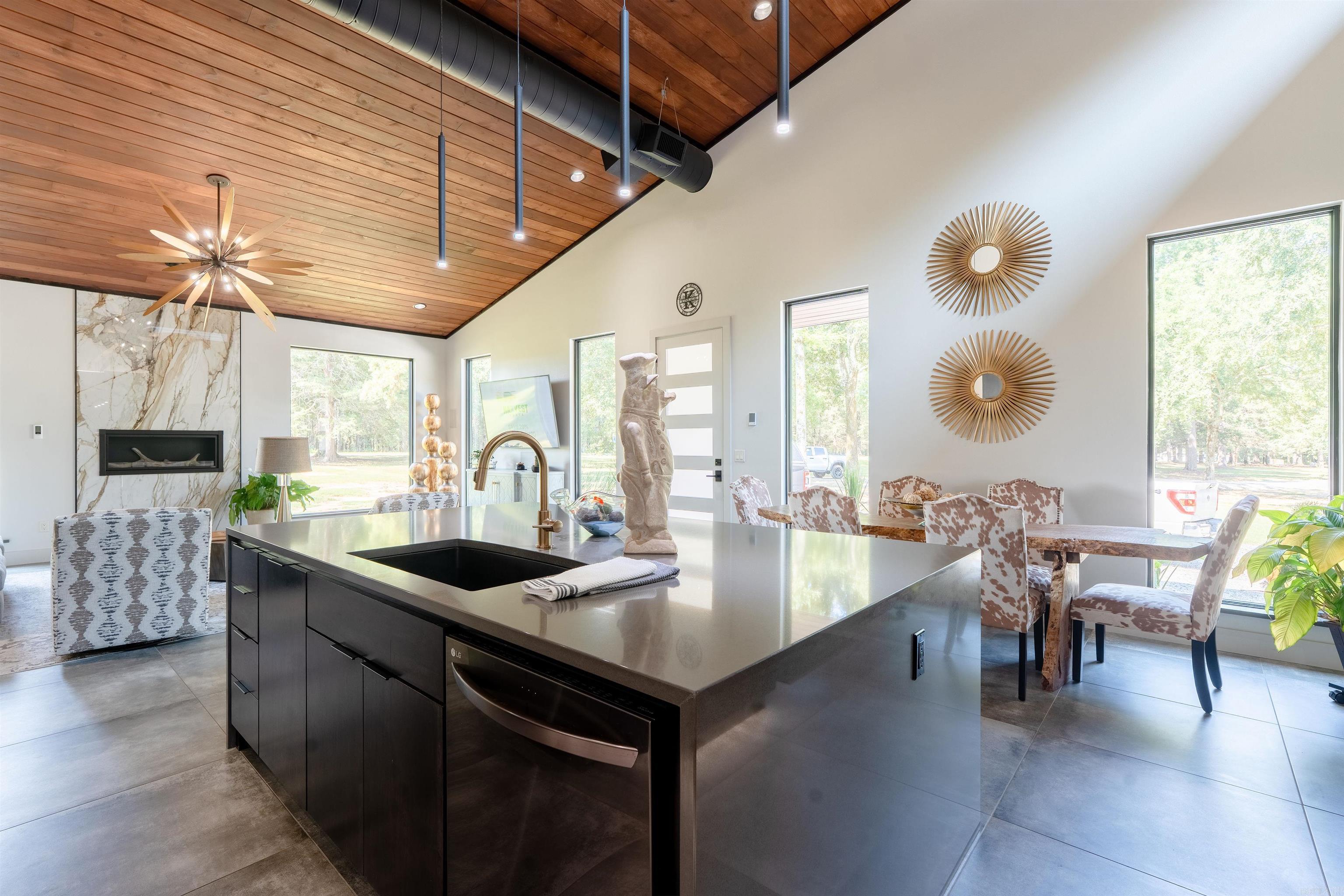 Heber Springs-Inside - Residential