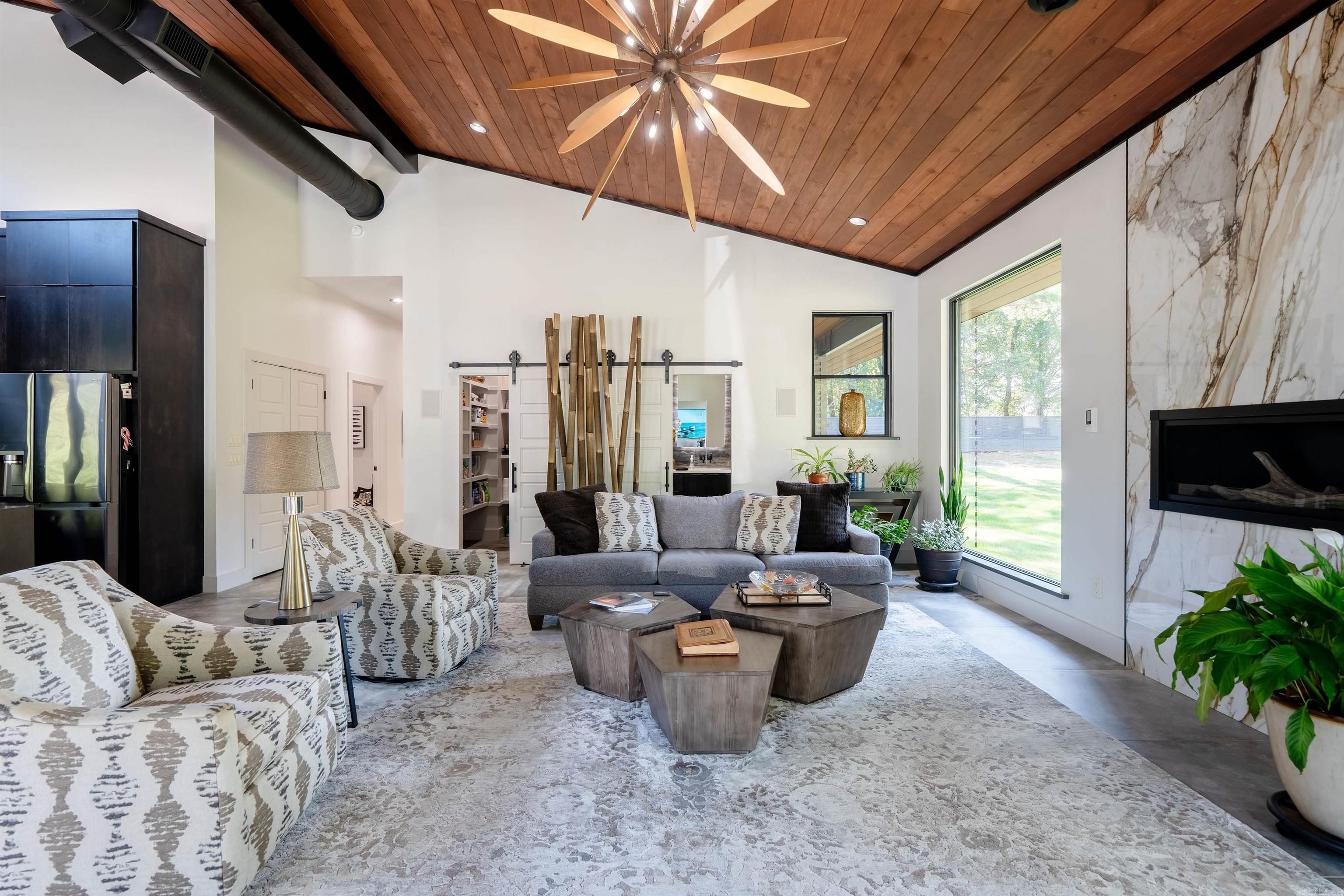 Heber Springs-Inside - Residential