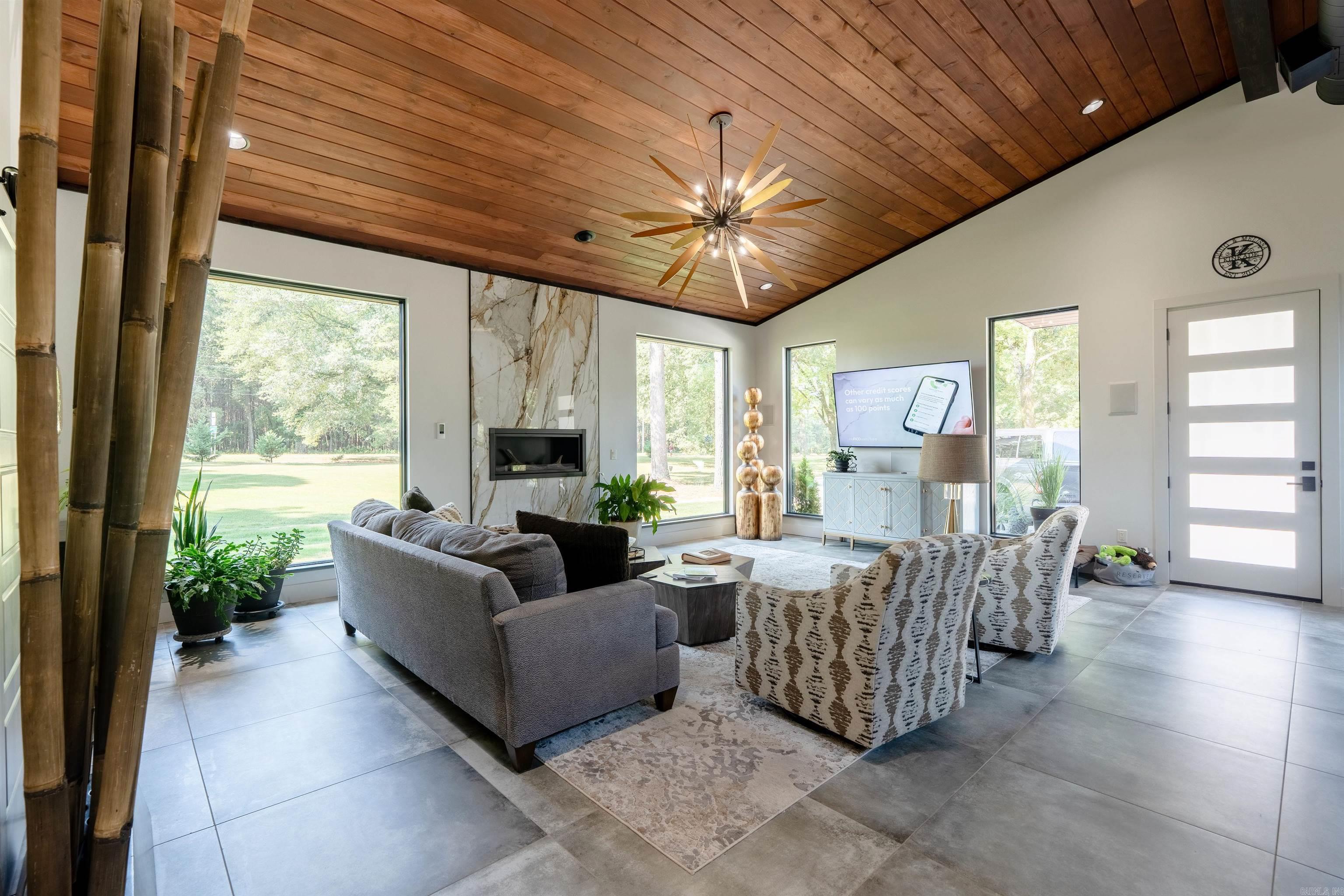 Heber Springs-Inside - Residential