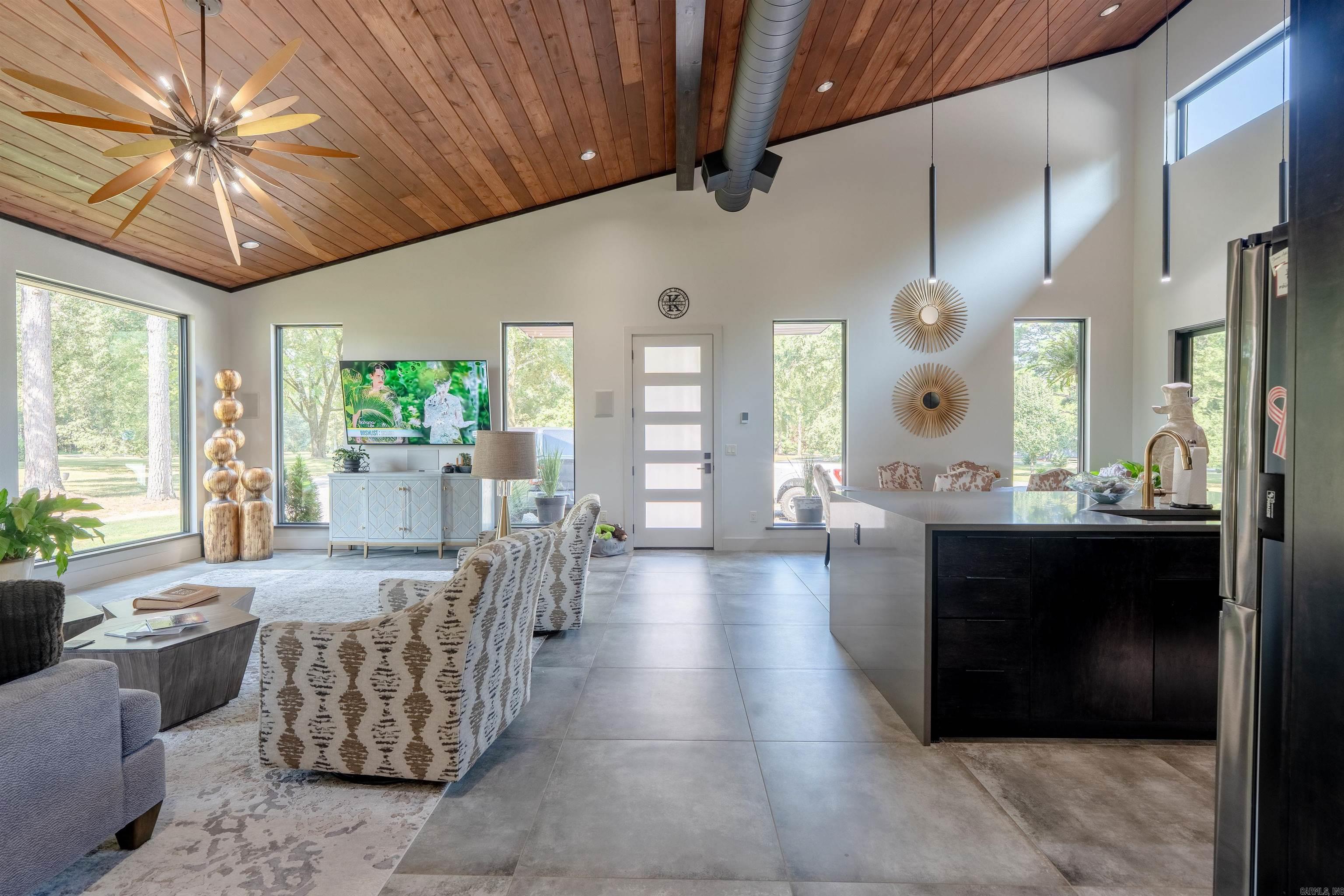 Heber Springs-Inside - Residential