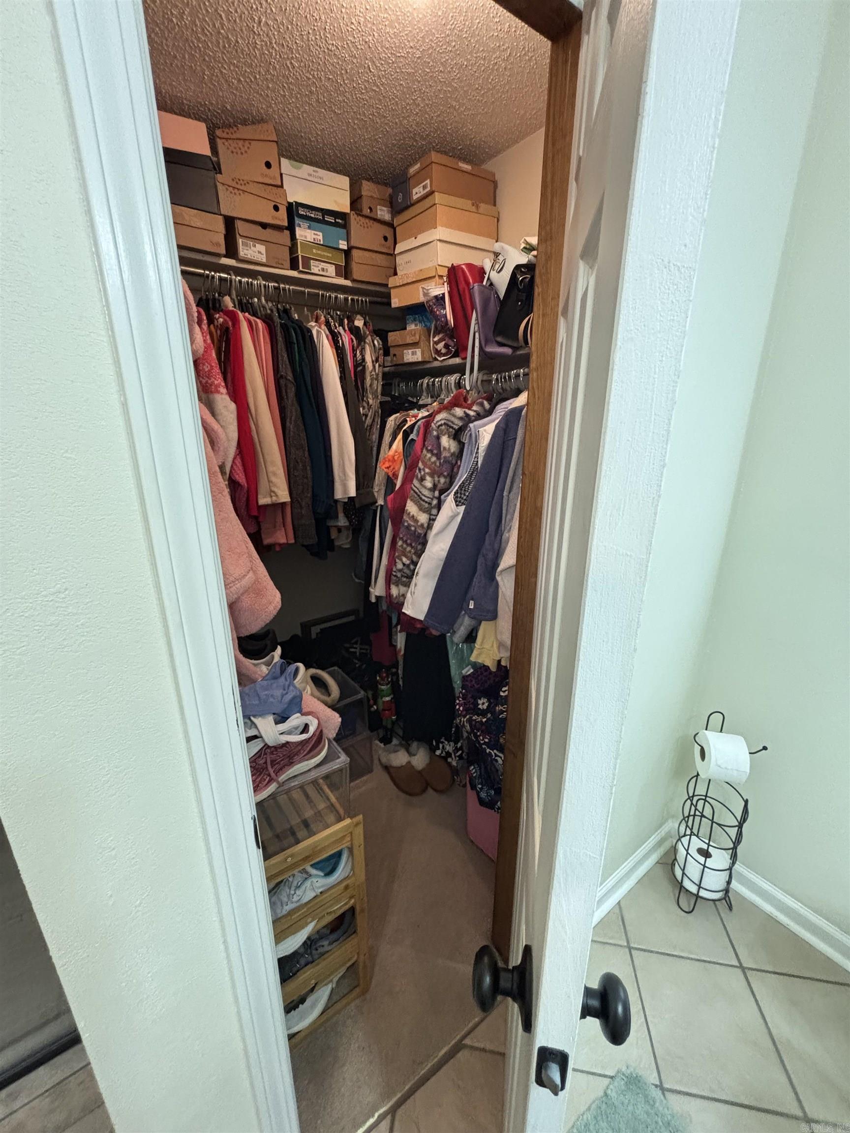 COUNTRY WOOD SUB UNIT - Residential