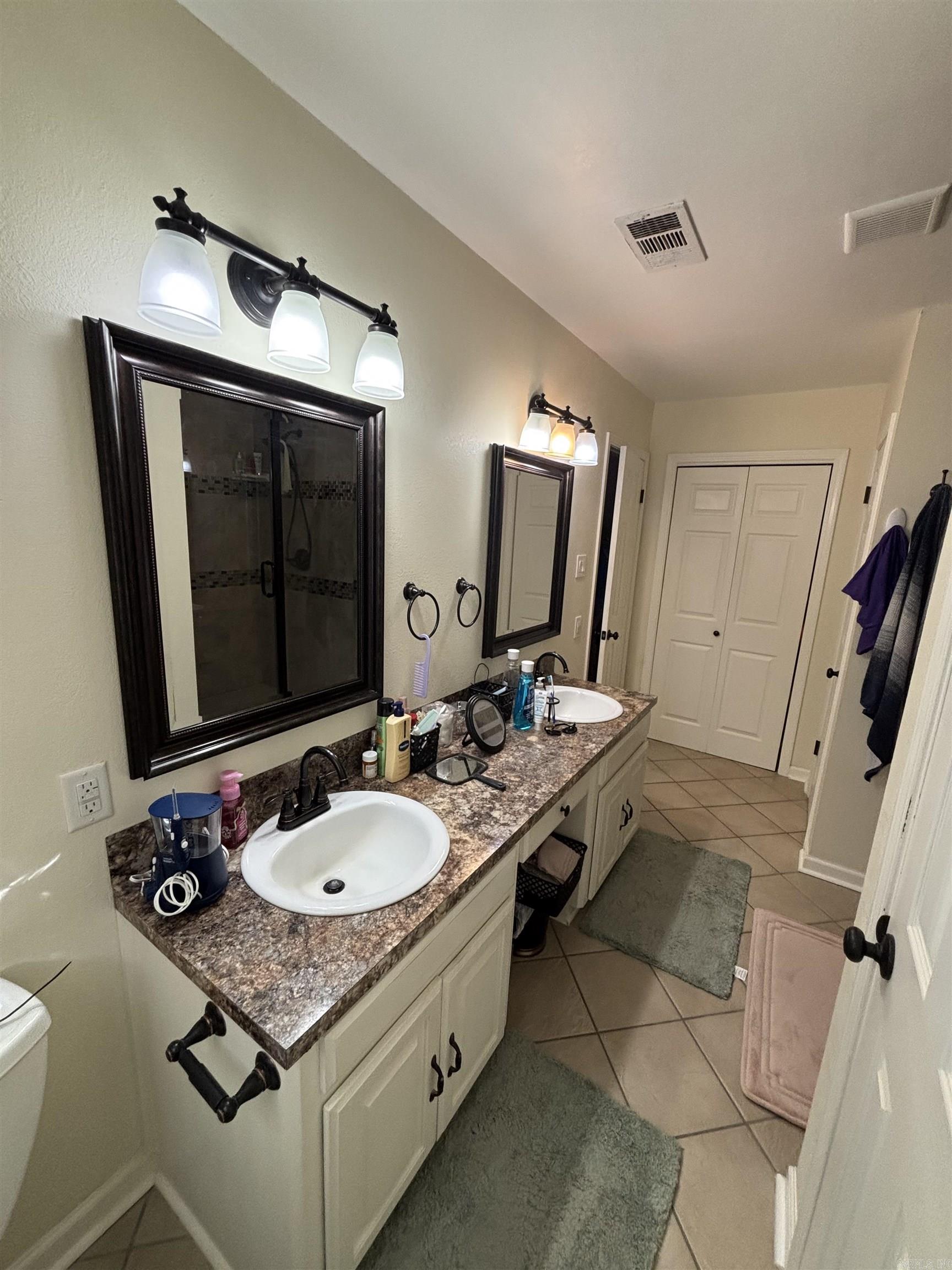 COUNTRY WOOD SUB UNIT - Residential