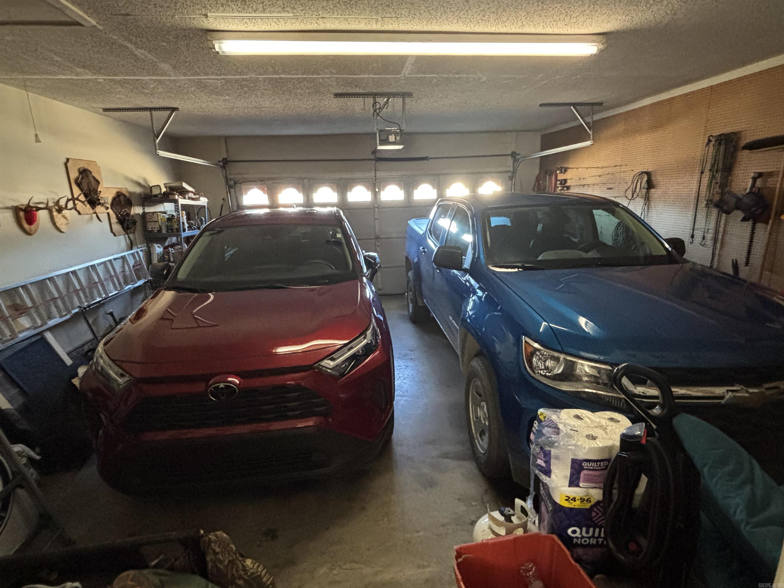 COUNTRY WOOD SUB UNIT - Residential