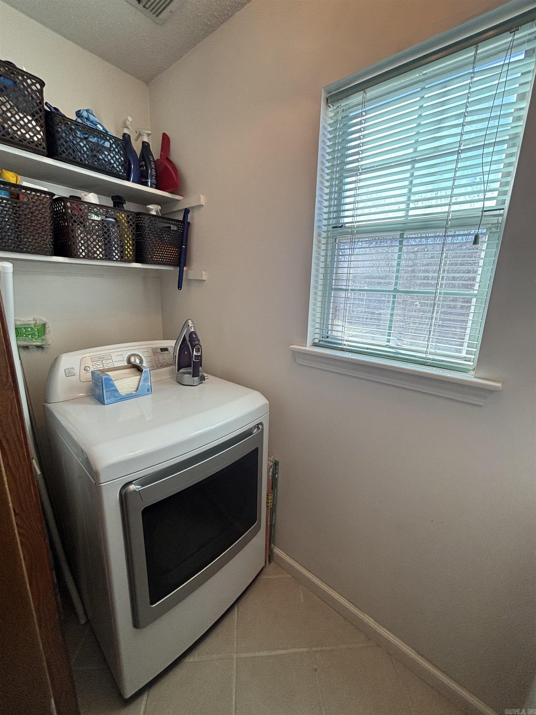 COUNTRY WOOD SUB UNIT - Residential