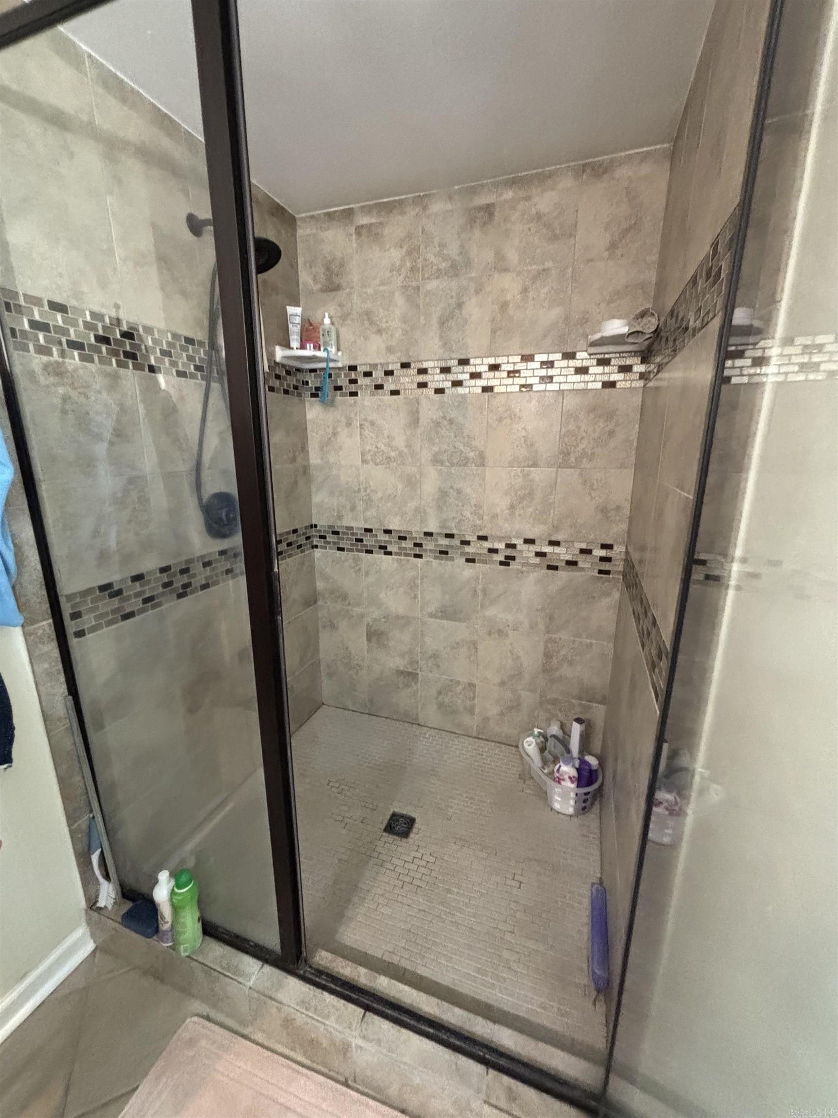 COUNTRY WOOD SUB UNIT - Residential