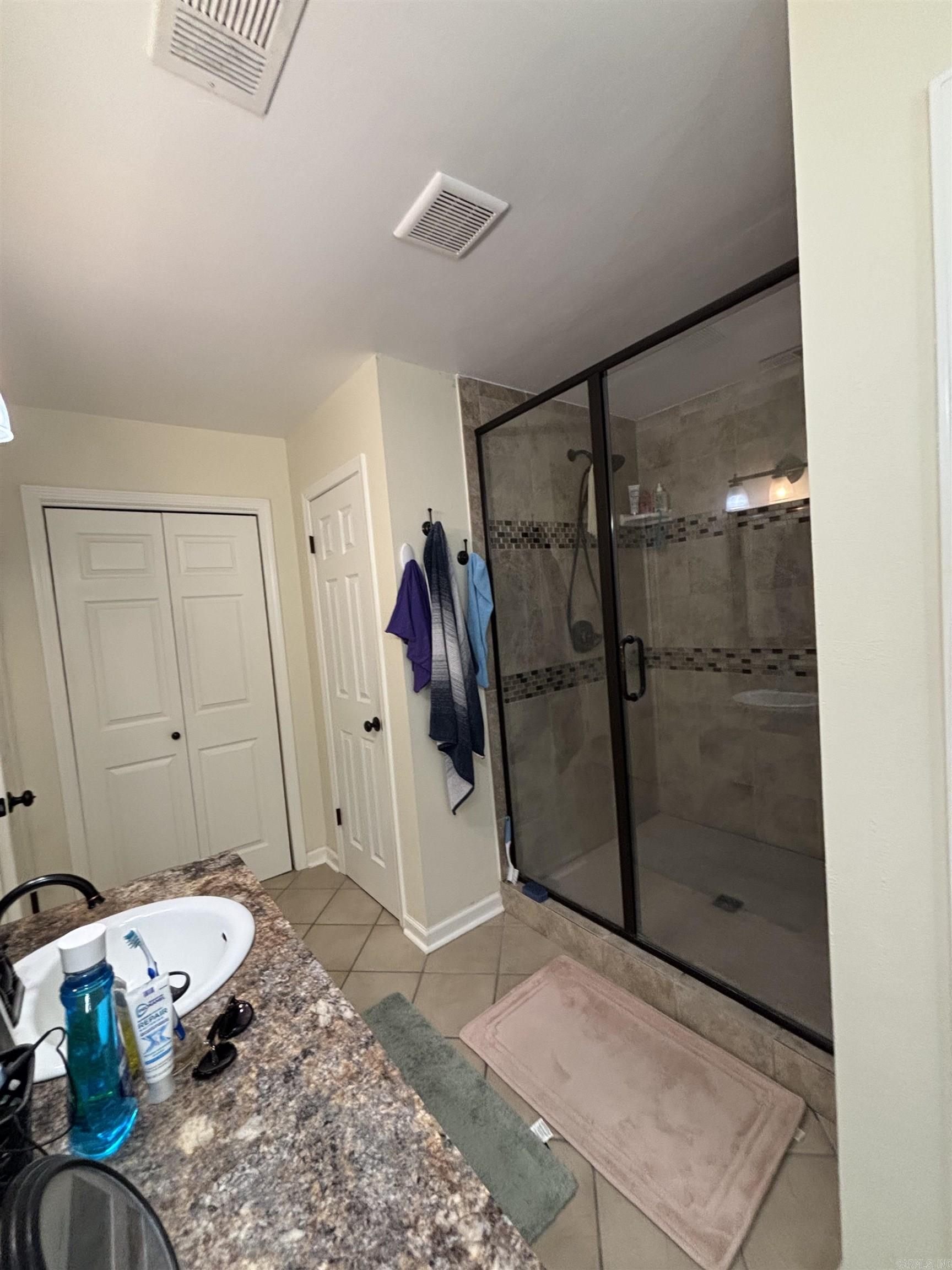 COUNTRY WOOD SUB UNIT - Residential