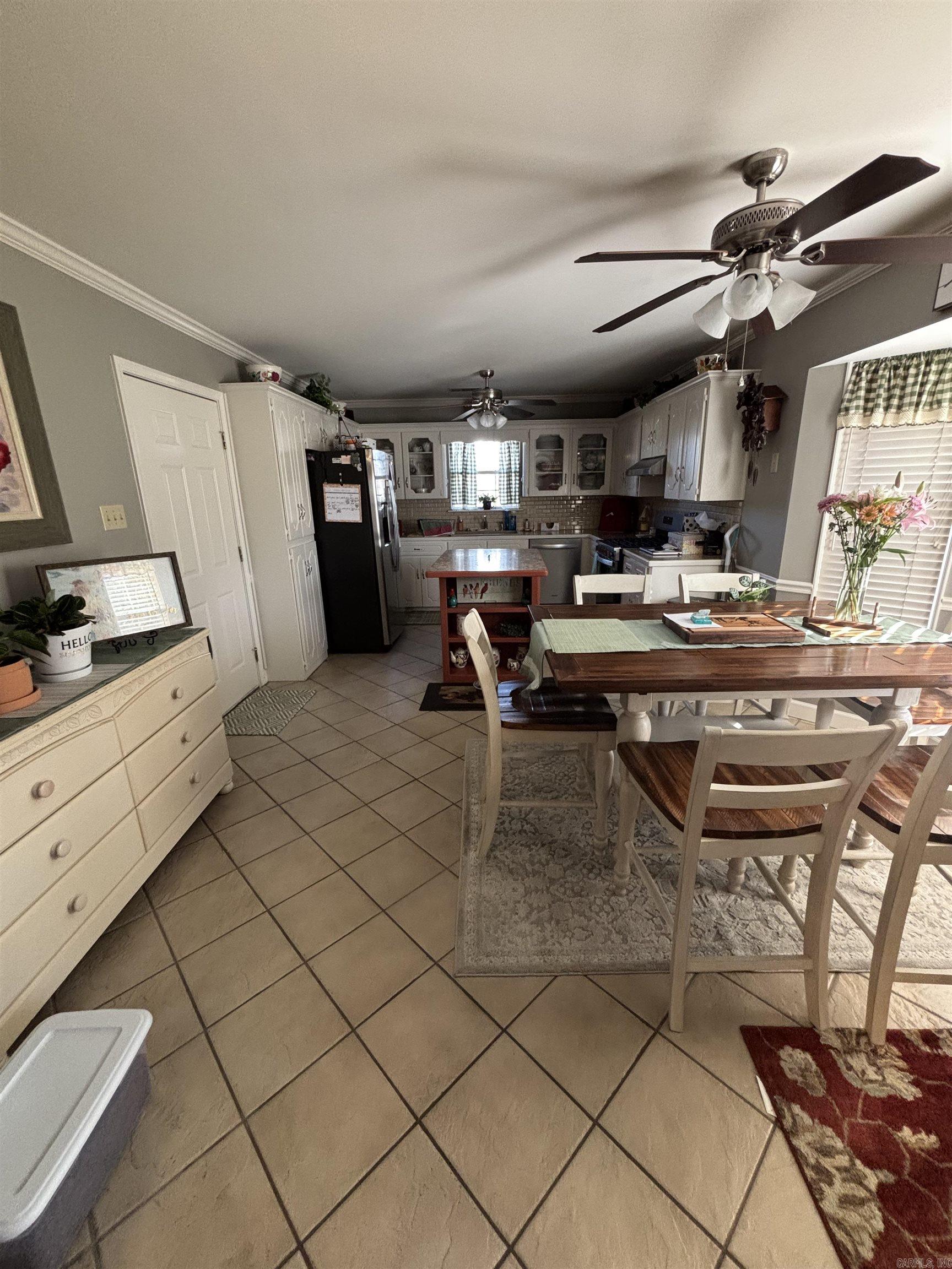 COUNTRY WOOD SUB UNIT - Residential