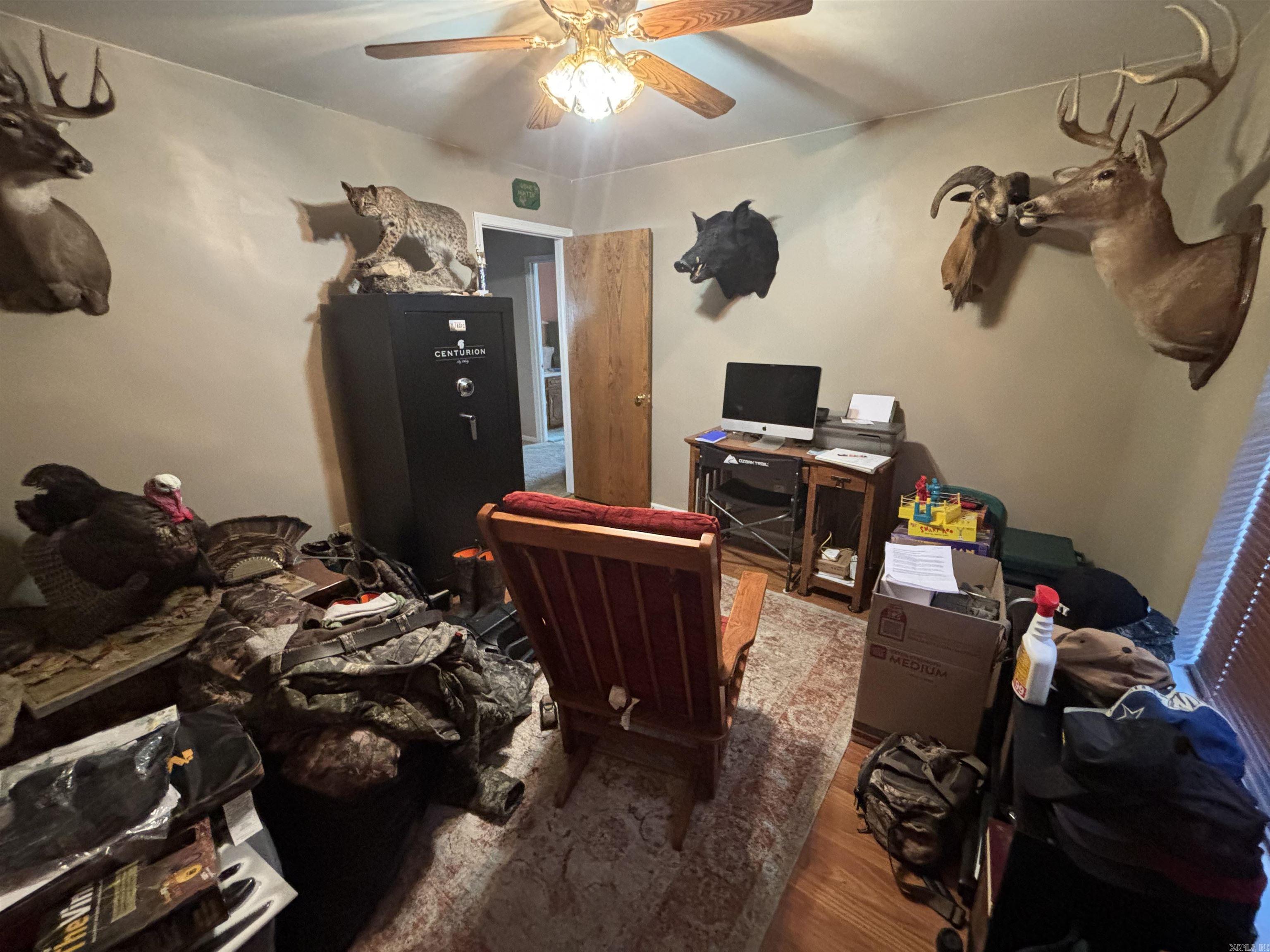 COUNTRY WOOD SUB UNIT - Residential