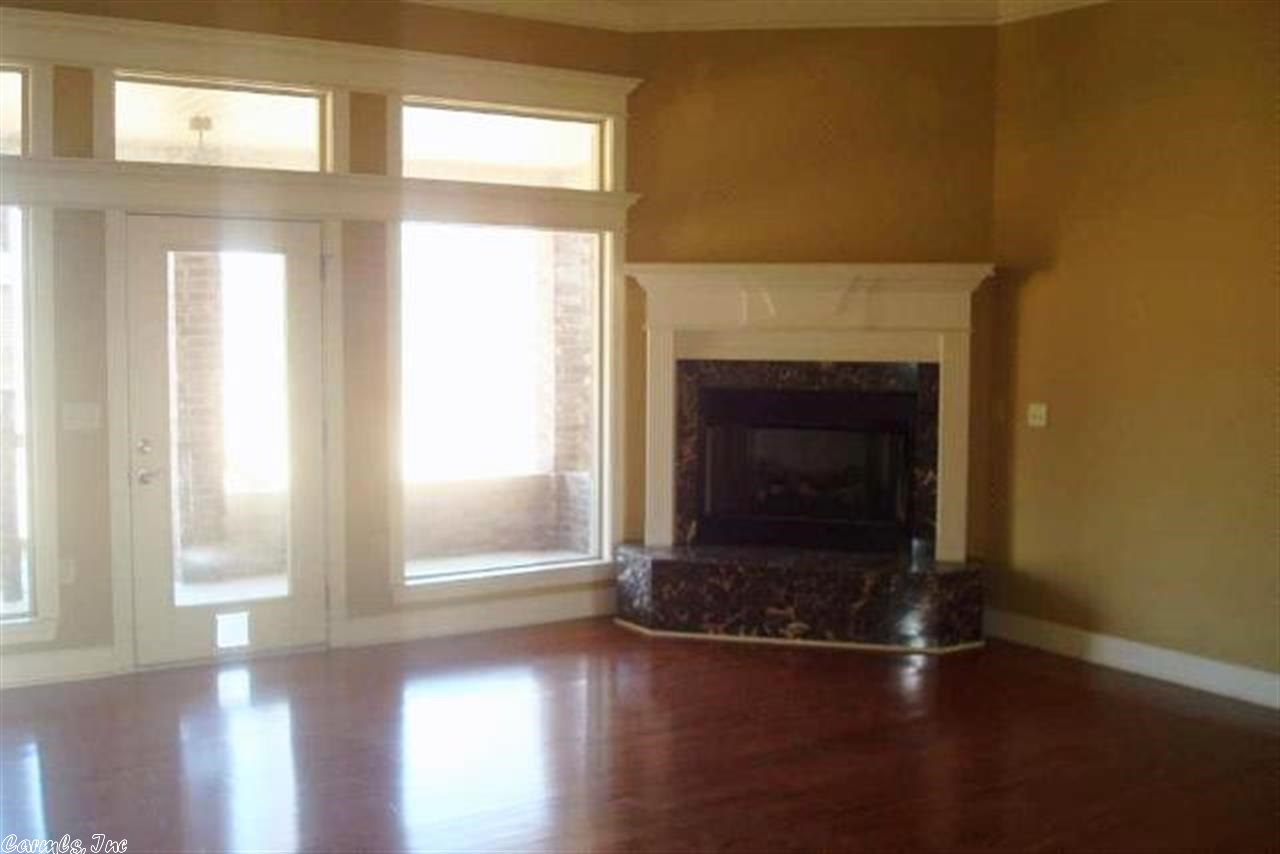 LONGHILLS VILLAGE - Residential