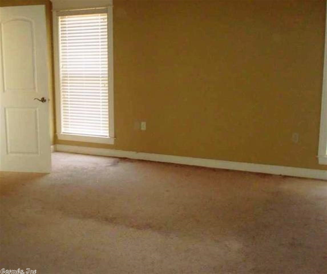 LONGHILLS VILLAGE - Residential