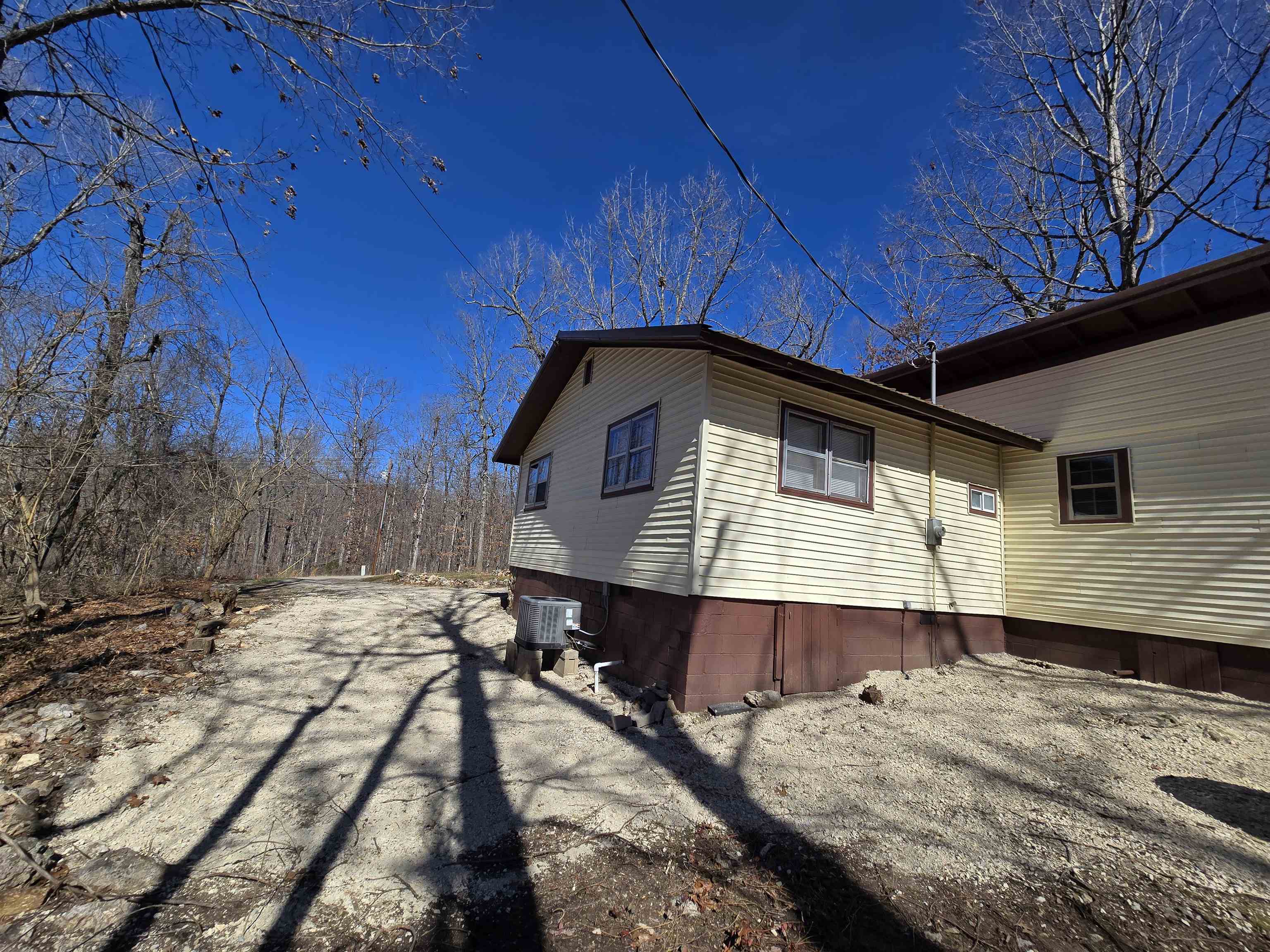 EAST LAKE SHORE - Residential