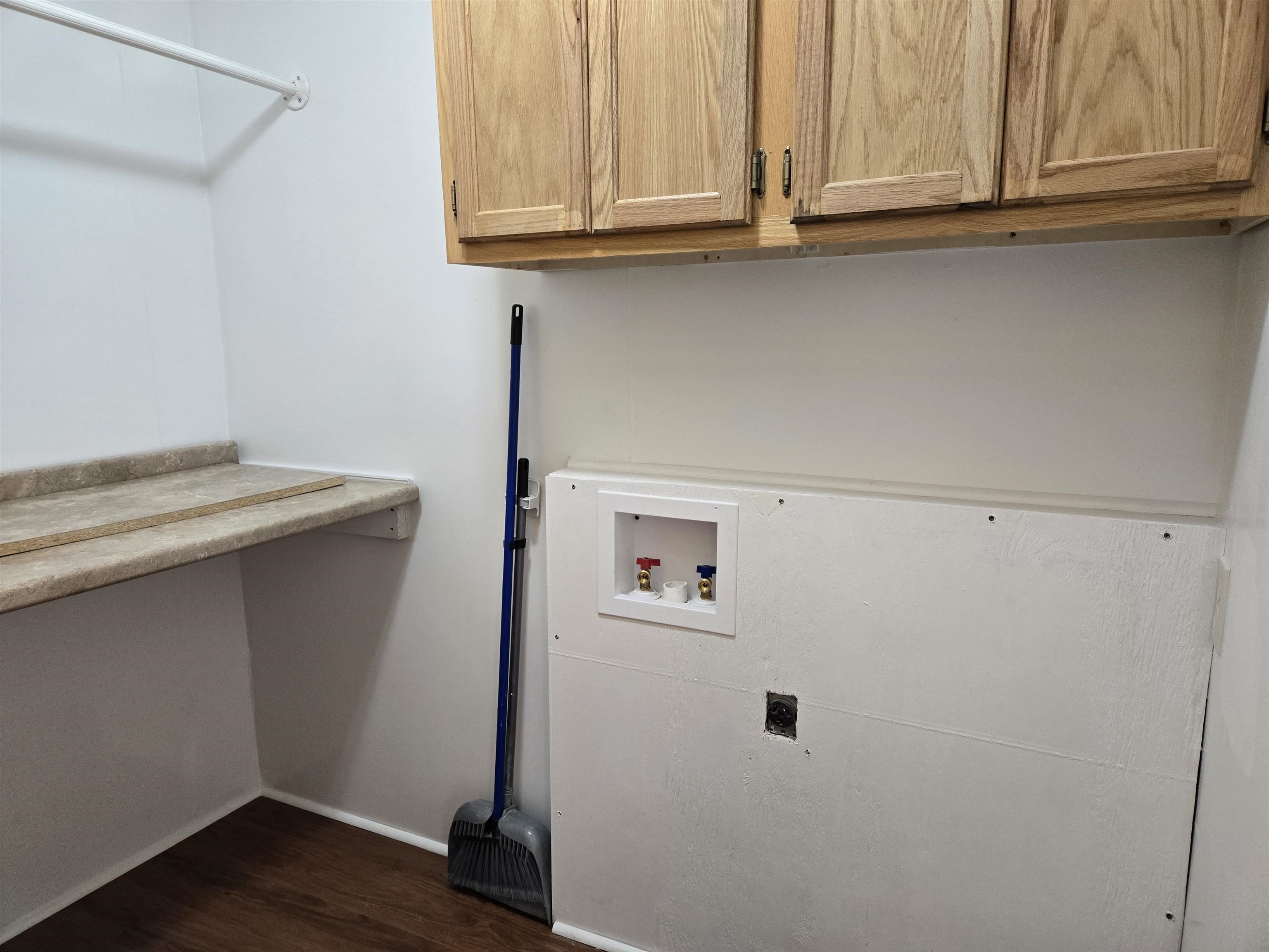 EAST LAKE SHORE - Residential