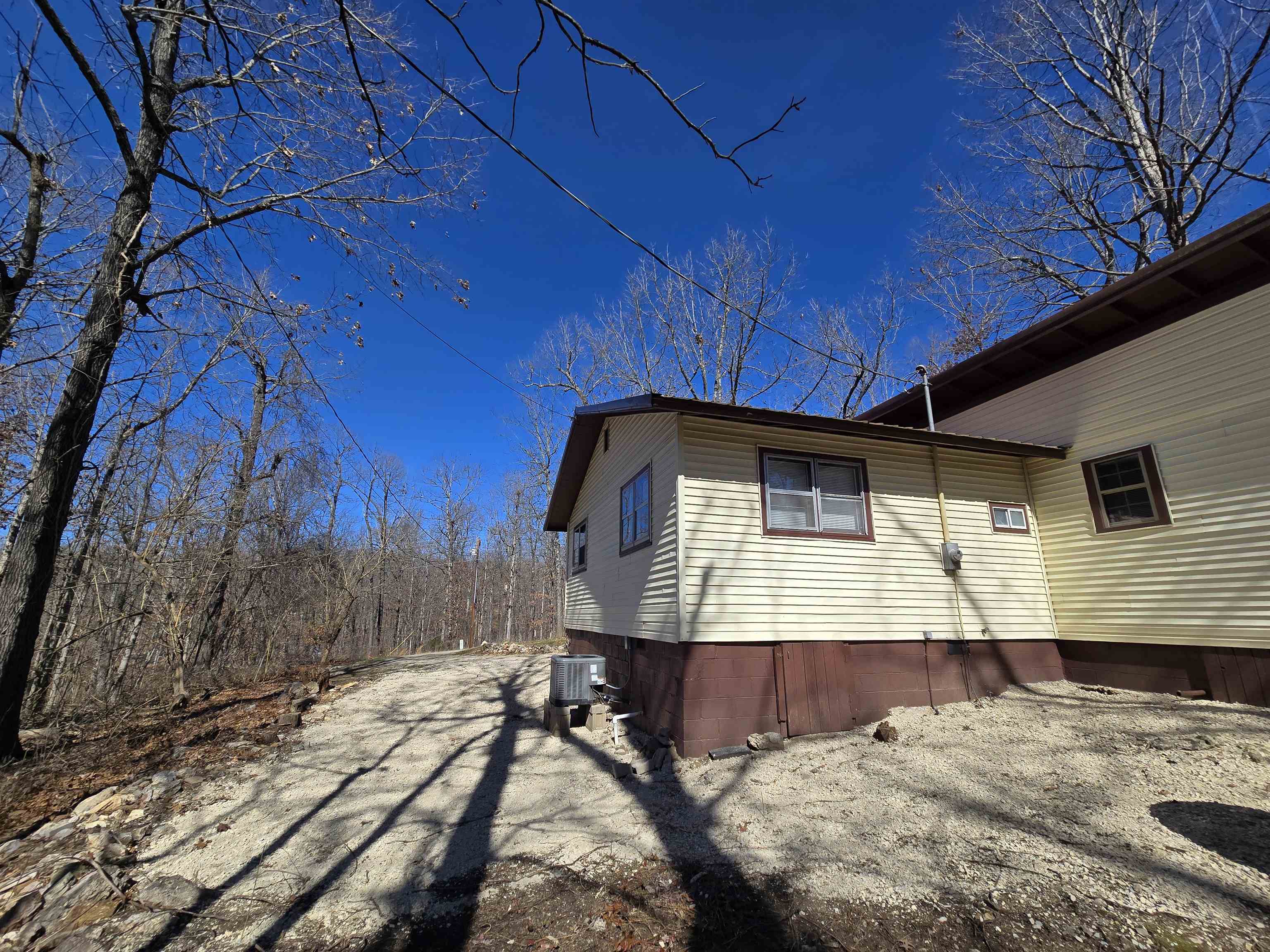 EAST LAKE SHORE - Residential