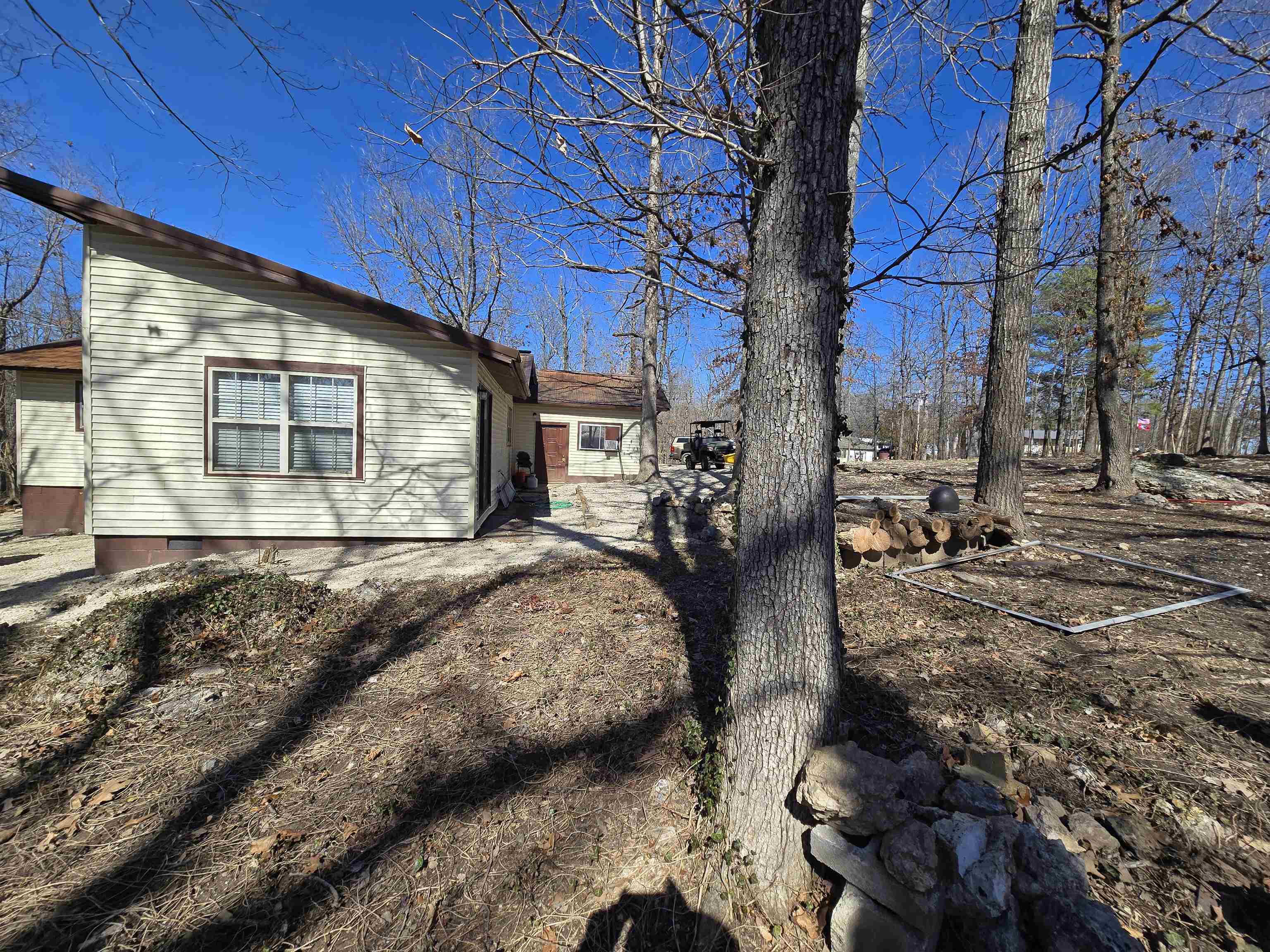 EAST LAKE SHORE - Residential