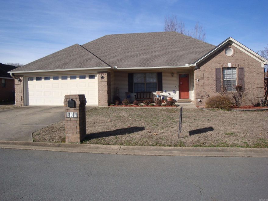 Immaculate home in Colony West with designer touches and a large fenced back yard. French doors off the breakfast room open to a covered patio. New kitchen countertops, premium flooring, roof replaced in 2016-2017. Kitchen appliances include gas stove and fridge that conveys. A beautiful house near Westside Elementary School, and move-in ready.