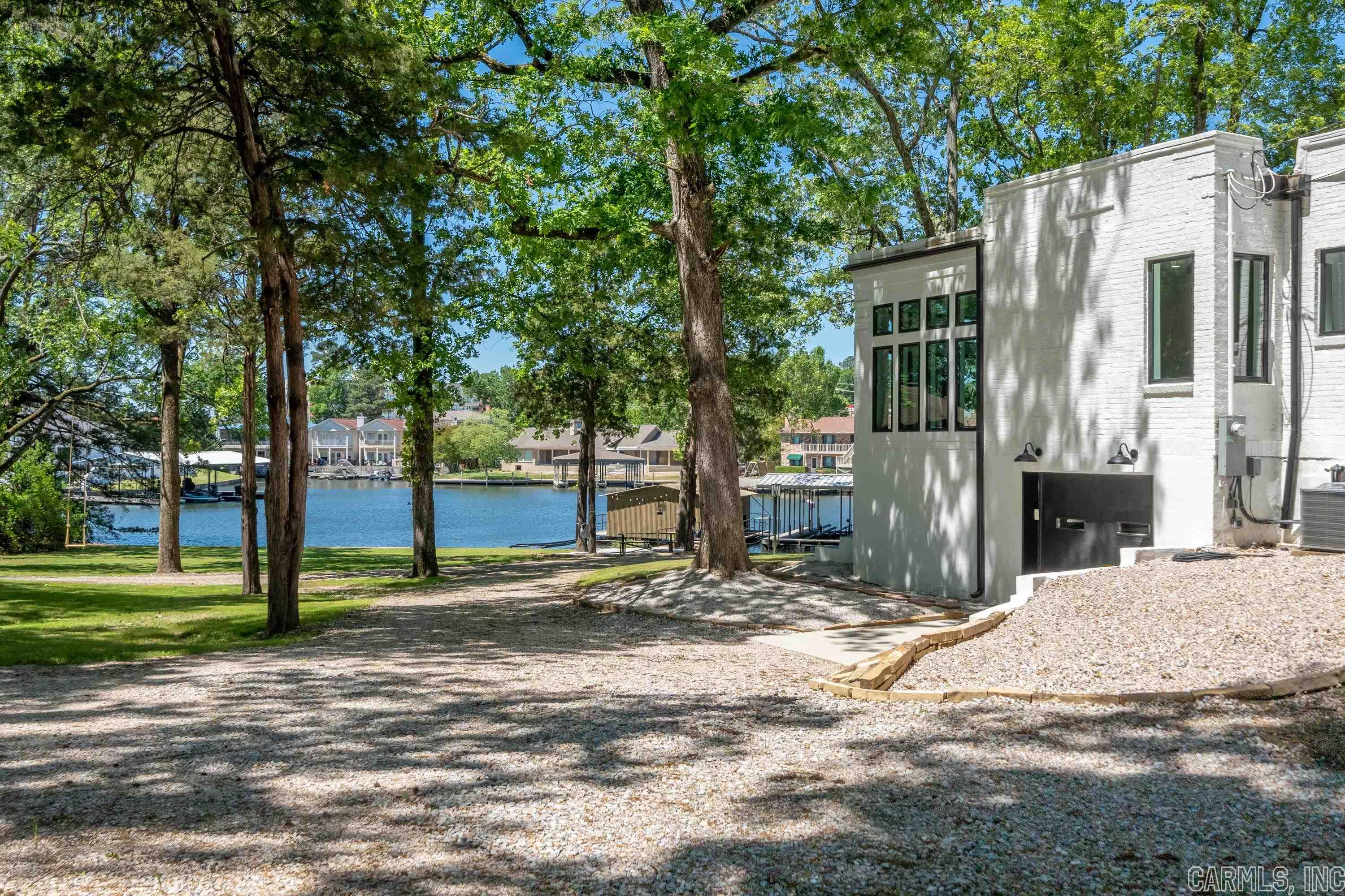 Photo 4 of 50 of 132 Lake Hamilton Drive house