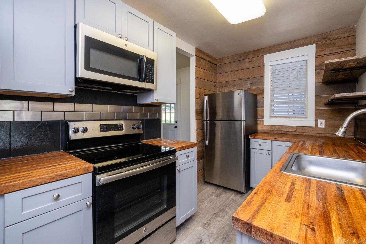 CAMMACK WOODS - Residential