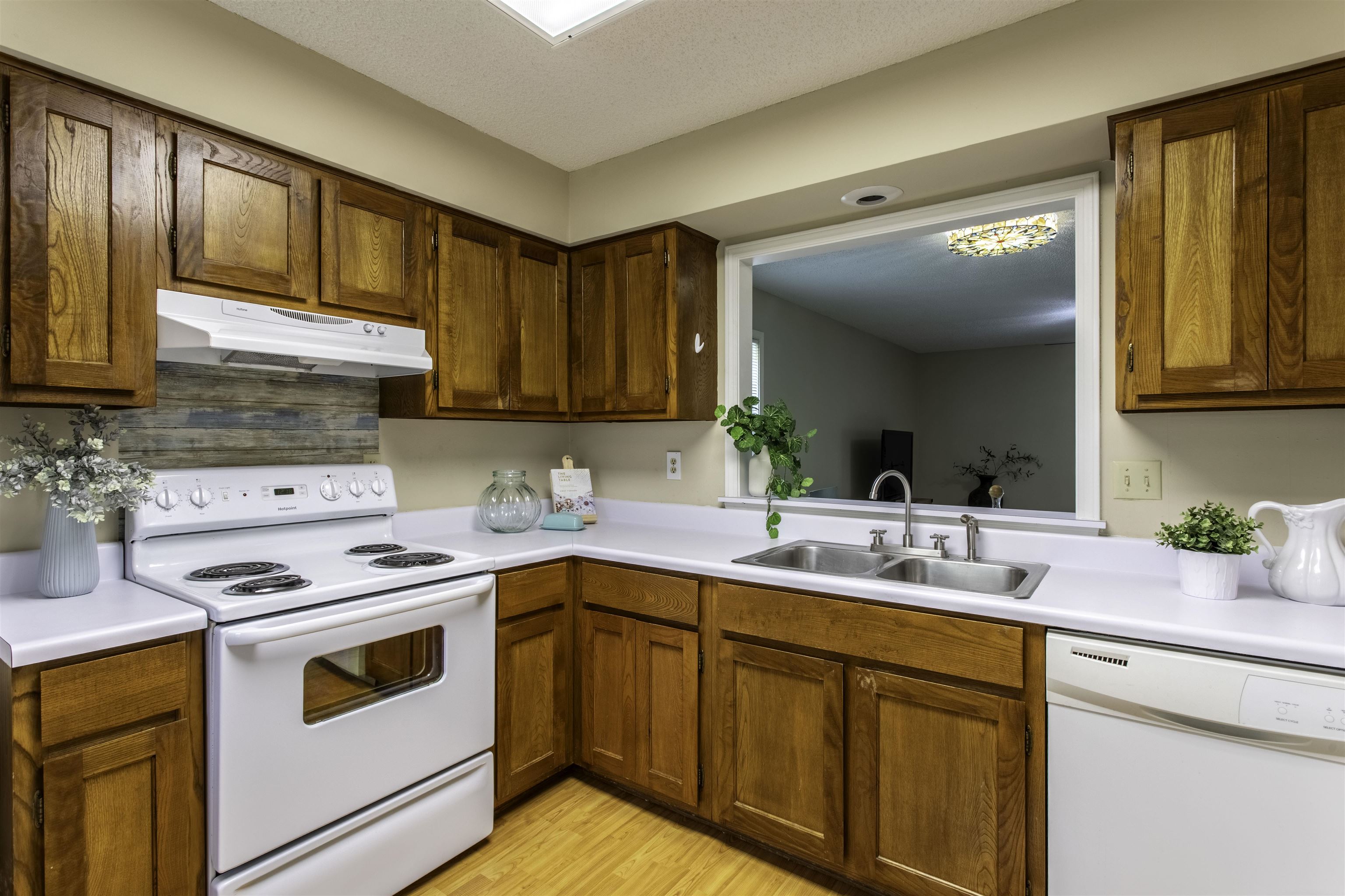 CHEROKEE COURTS - Residential