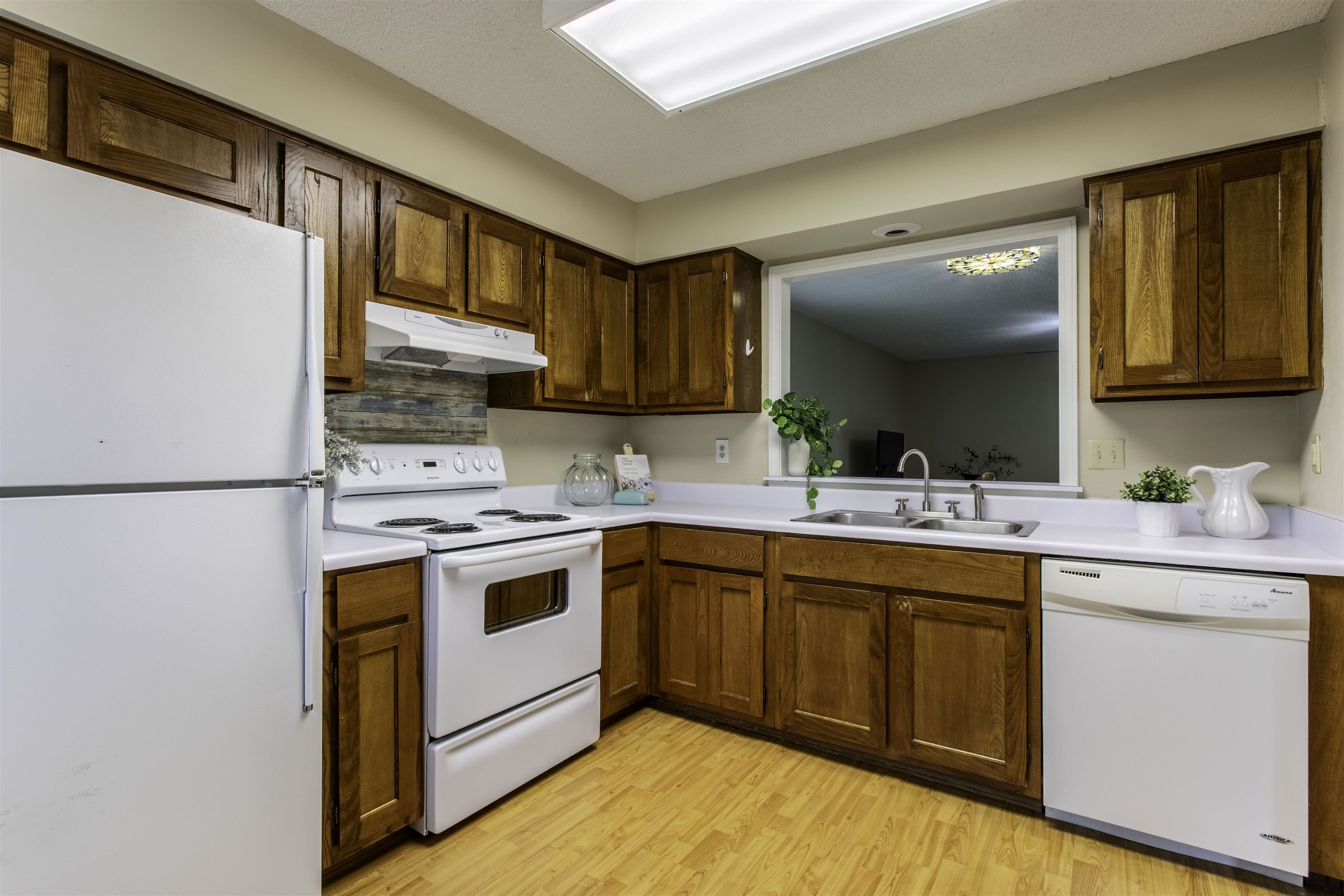 CHEROKEE COURTS - Residential