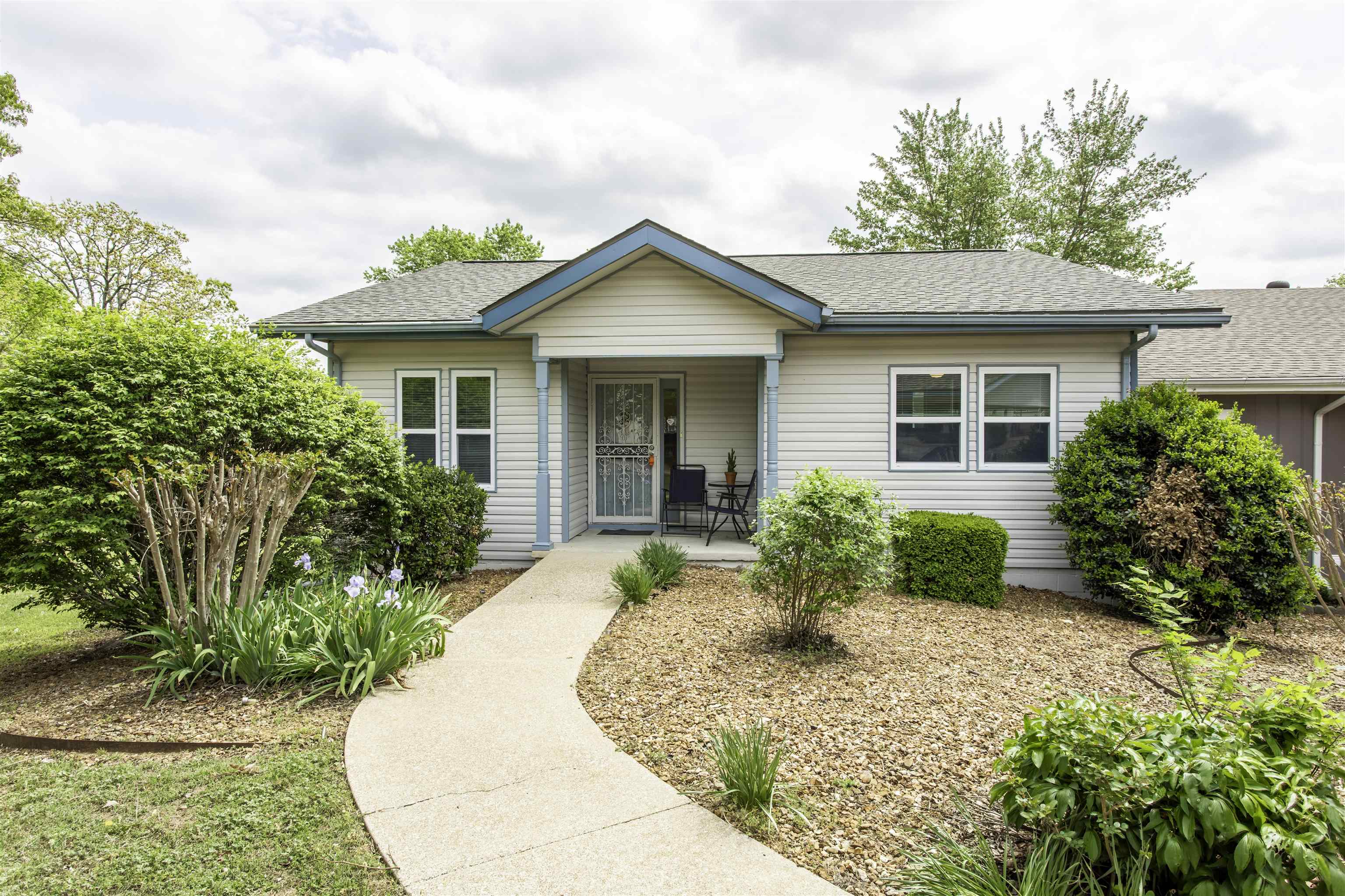 CHEROKEE COURTS - Residential